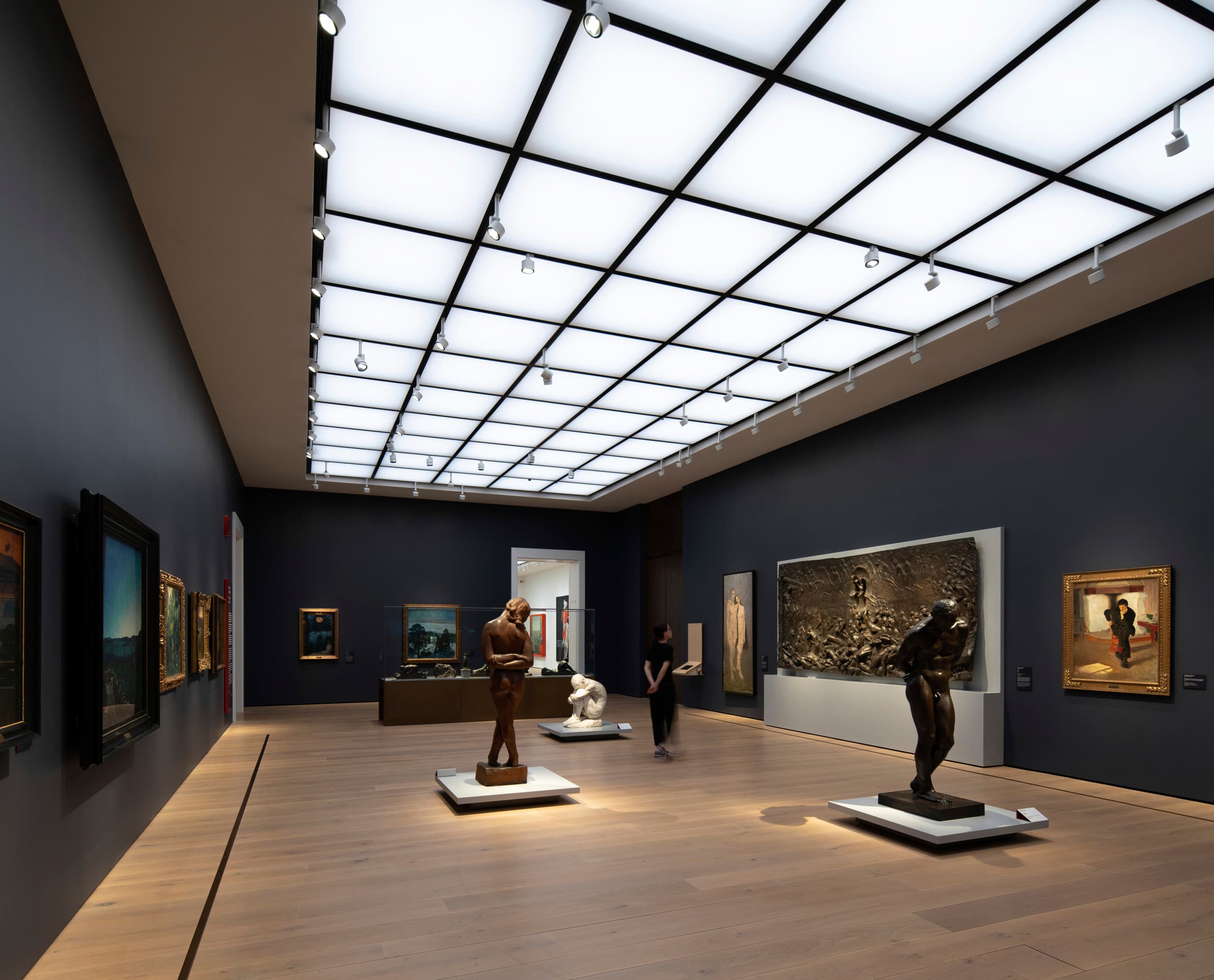 ERCO Beleuchtung im Nationalmuseum Oslo: Ausstellung mit Parscan Strahlern und kundenspezifischer Transportlösung.