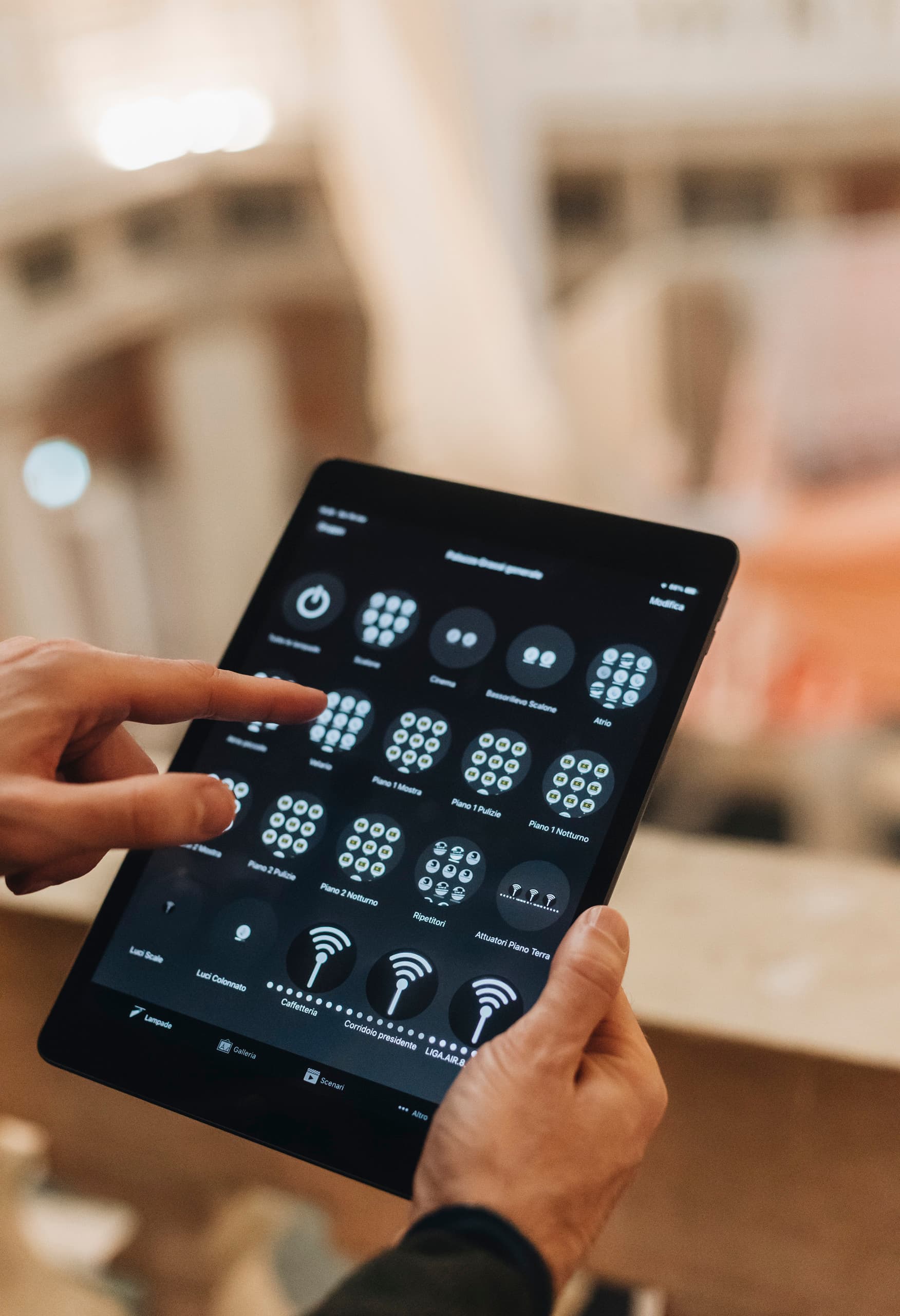 Tablet-Steuerung für ERCO LED-Beleuchtung im Palazzo Grassi, Venedig.