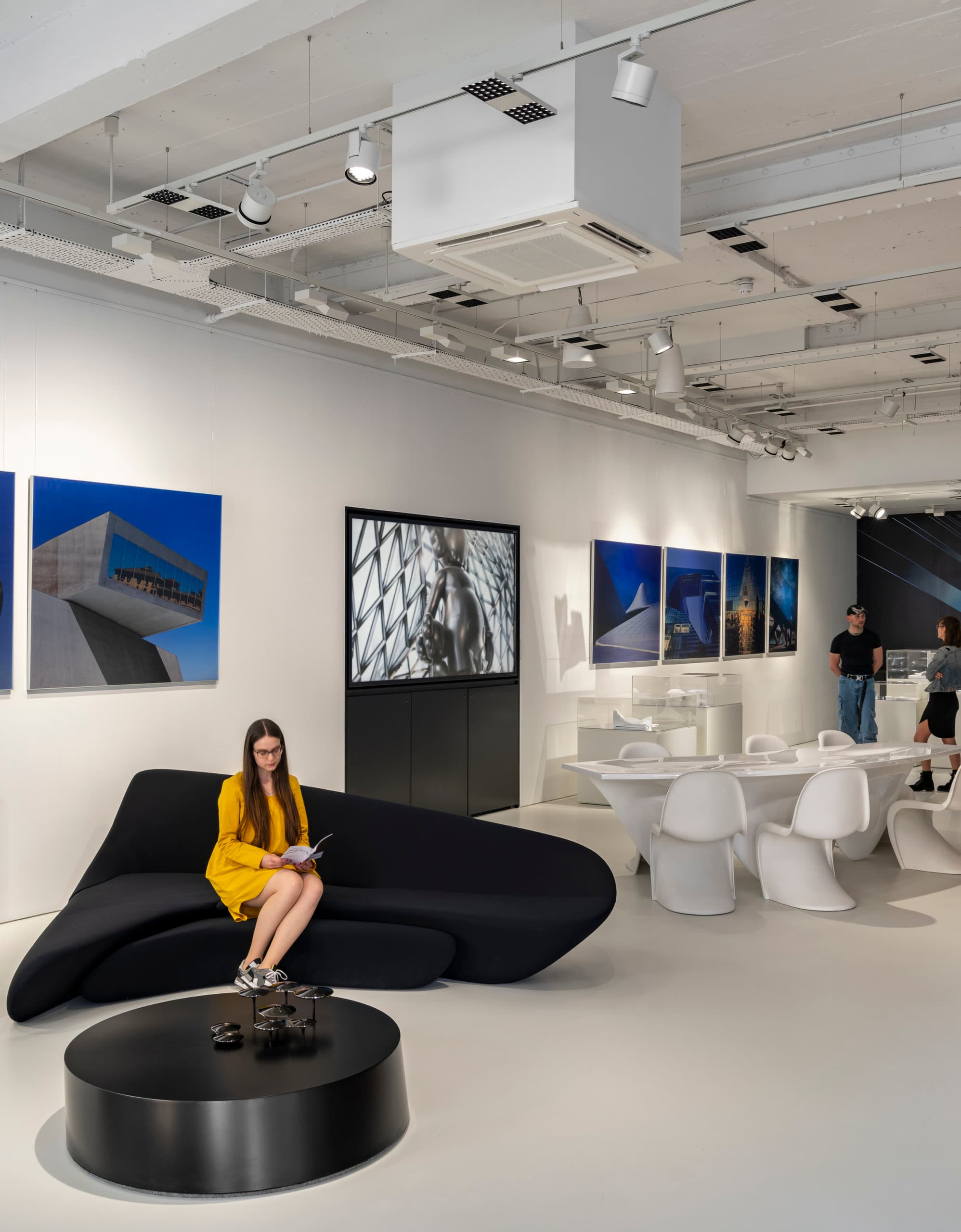 ERCO Beleuchtung im Zaha Hadid Büro, London: Flexible Arbeitsbereiche mit anpassbarer Beleuchtung.