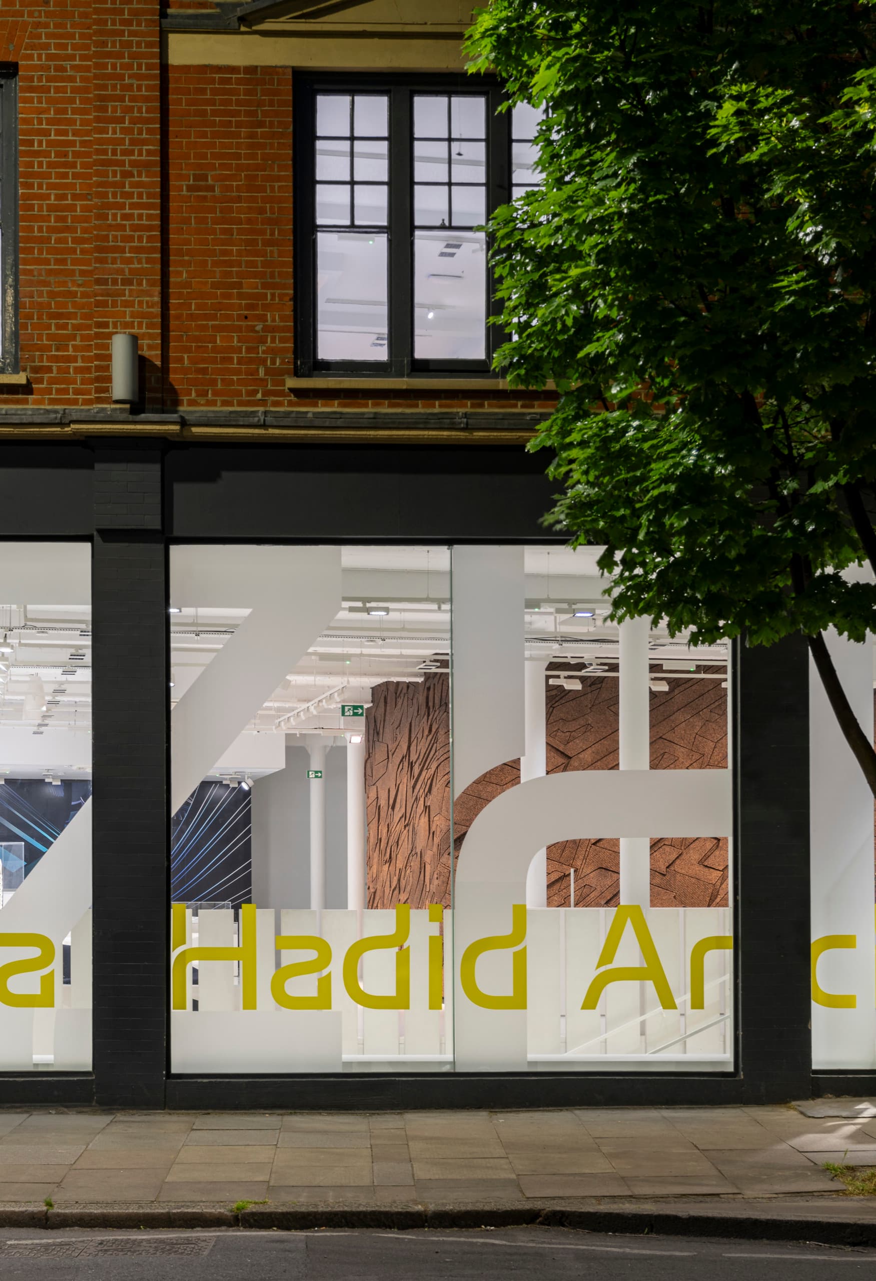 Zaha Hadid Architects Büro in London mit ERCO LED-Beleuchtung für modernes Design.