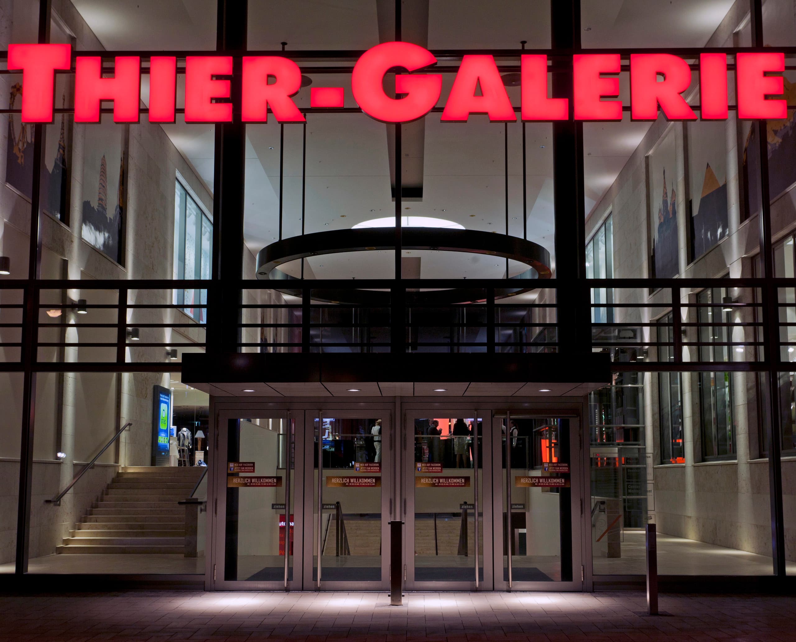 ERCO LED-Beleuchtung der Thier-Galerie Fassade in Dortmund.