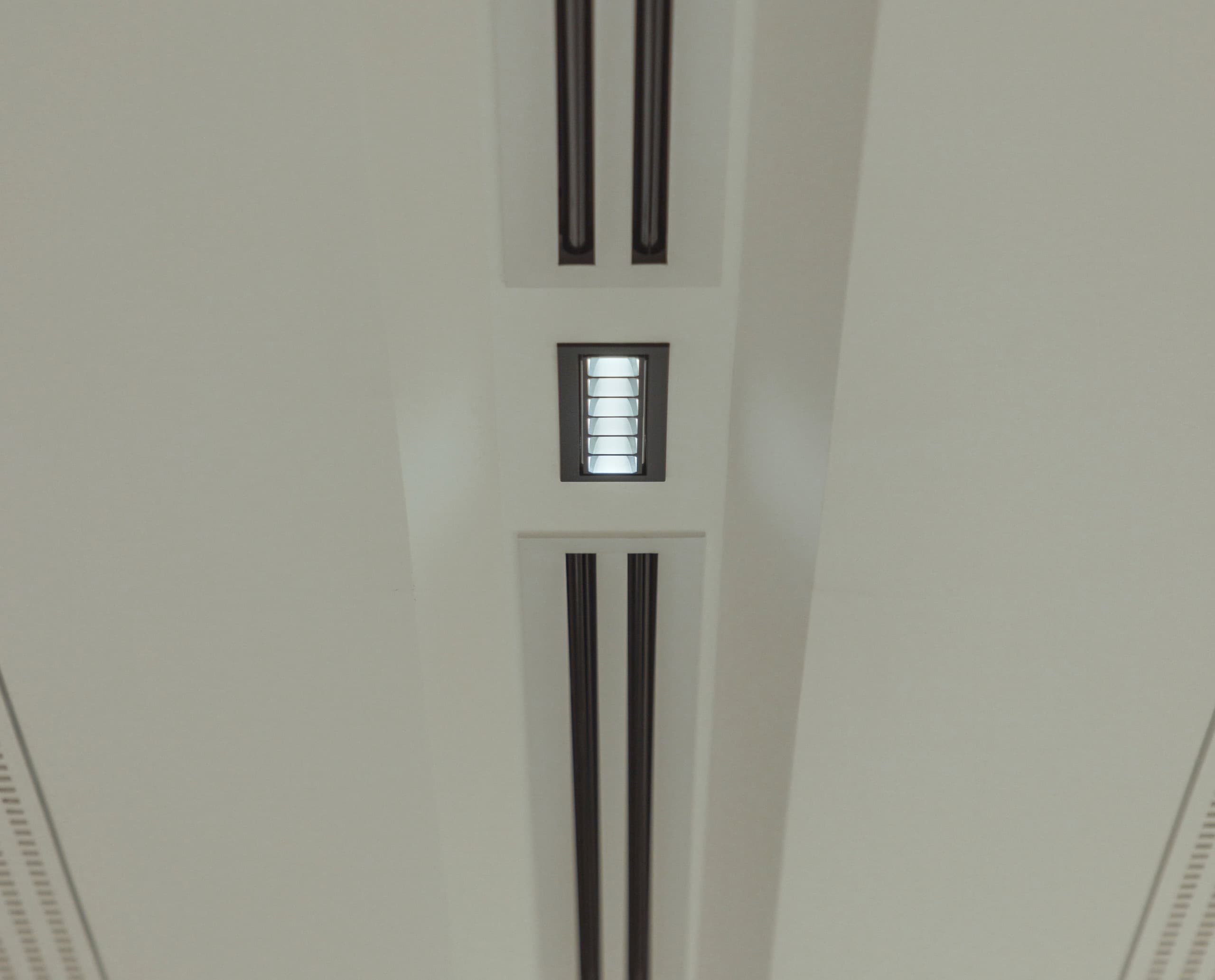 ERCO Compar Downlights für visuellen Komfort im PAG Büro, Hong Kong.