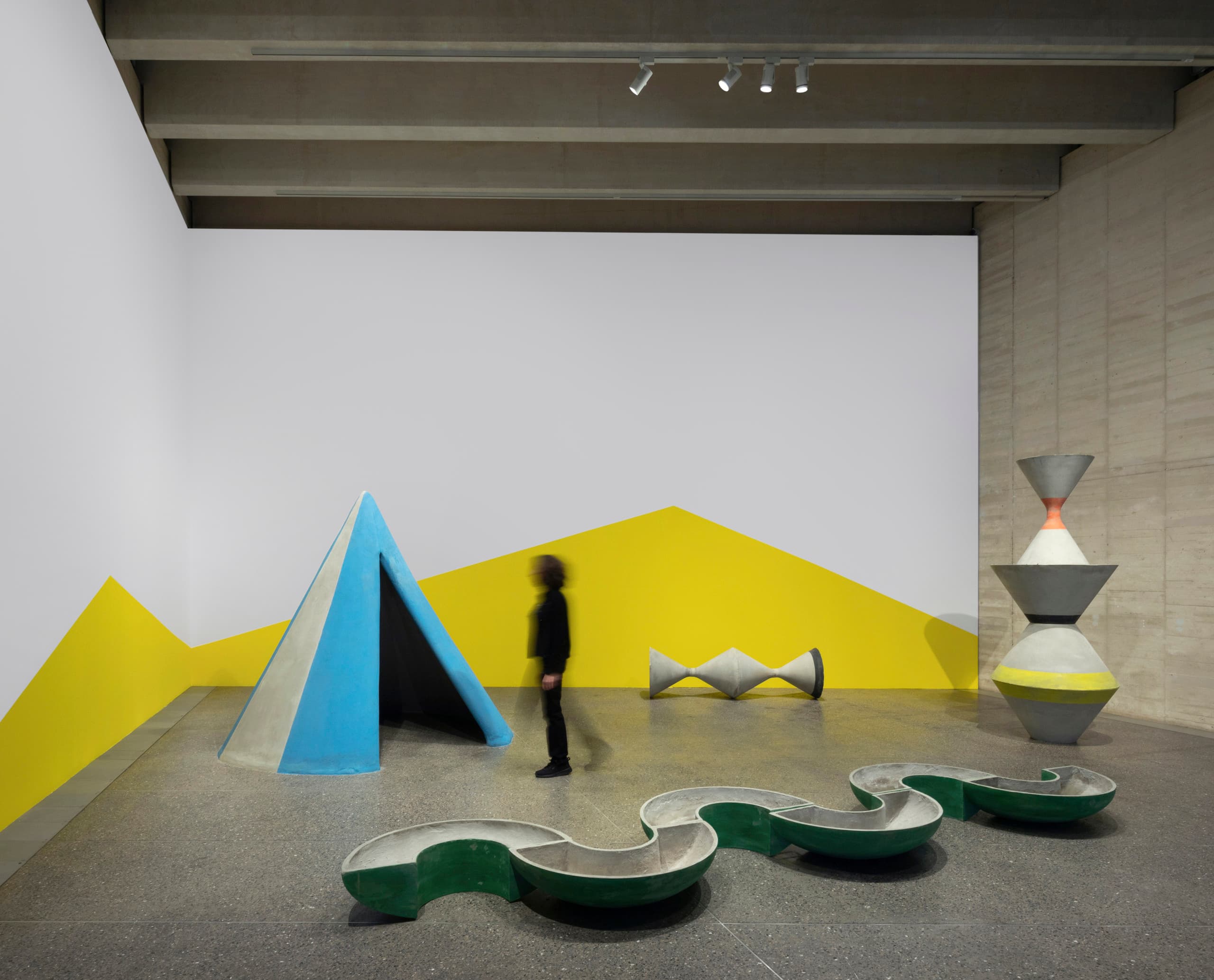 LED-Beleuchtung im Museo Musac, León: Flexible Lichtlösung für moderne Kunstausstellung mit ERCO Eclipse Strahlern.