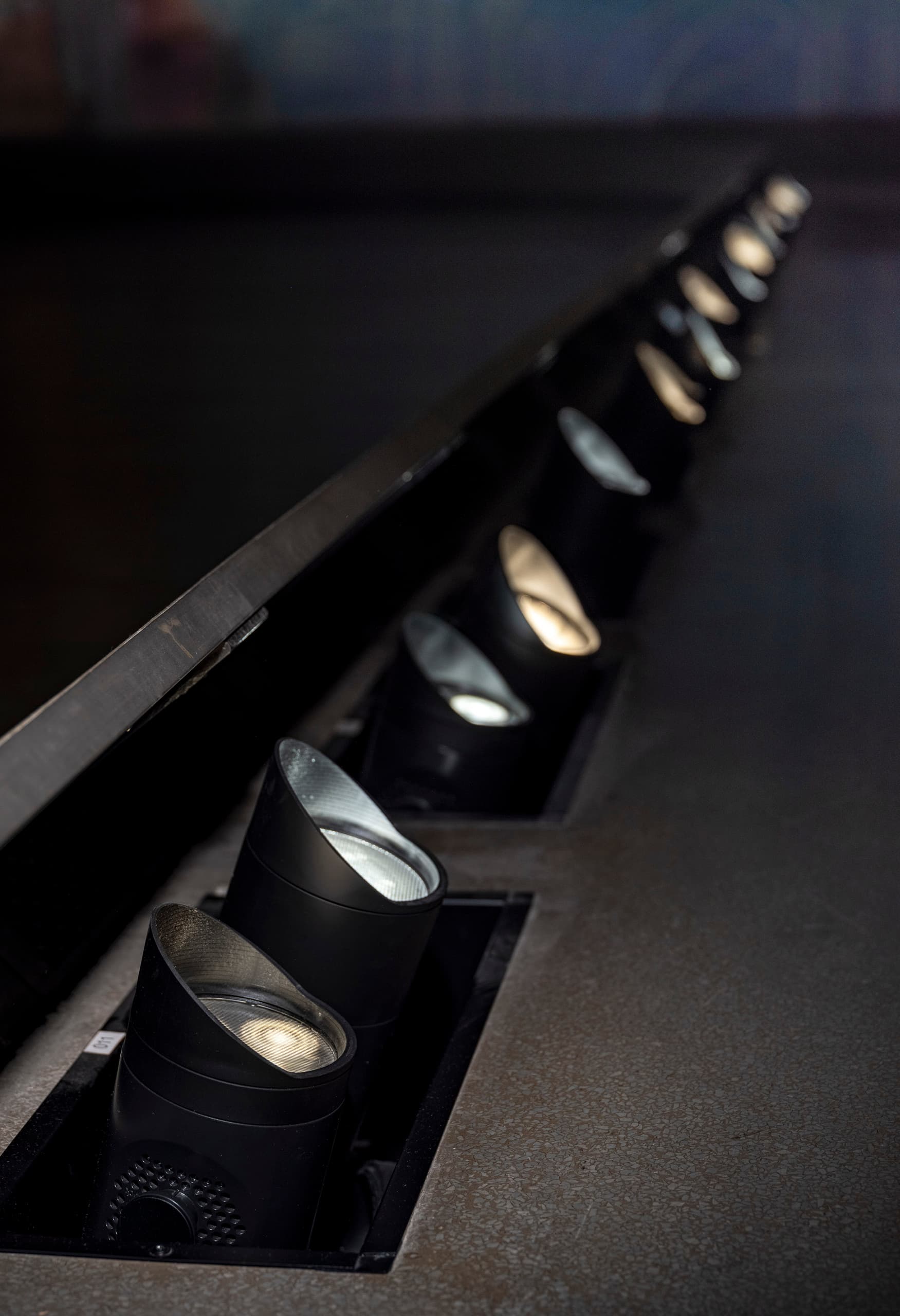 ERCO Eclipse LED-Strahler für die Wandbeleuchtung im Musée d'Art Moderne, Salle Dufy.