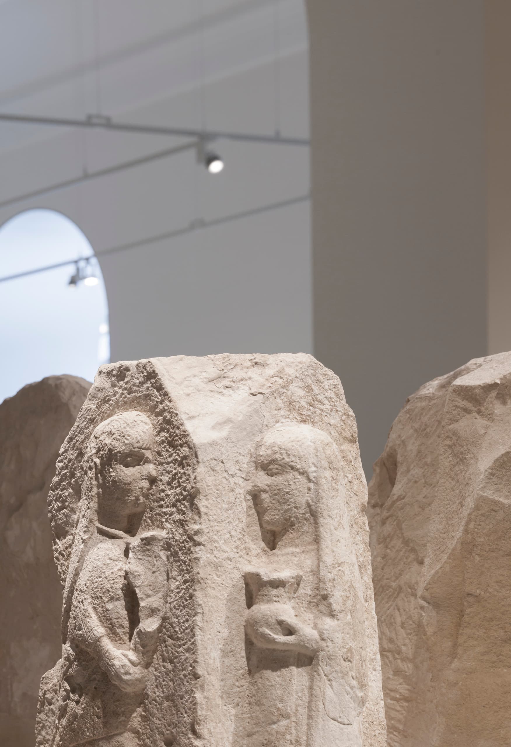 Iberische Kunst im Archäologischen Museum Madrid, beleuchtet mit ERCO LED Strahlern.