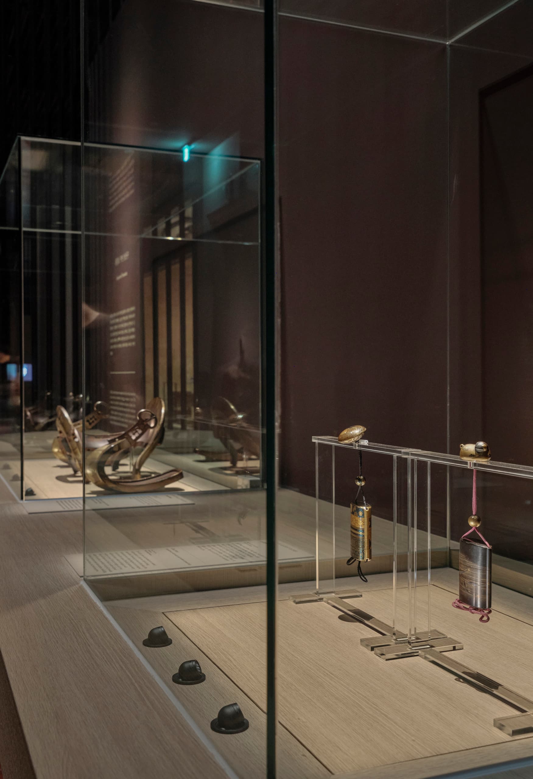 ERCO Axis Showcase-Leuchten beleuchten Lackarbeiten im National Museum of Korea.
