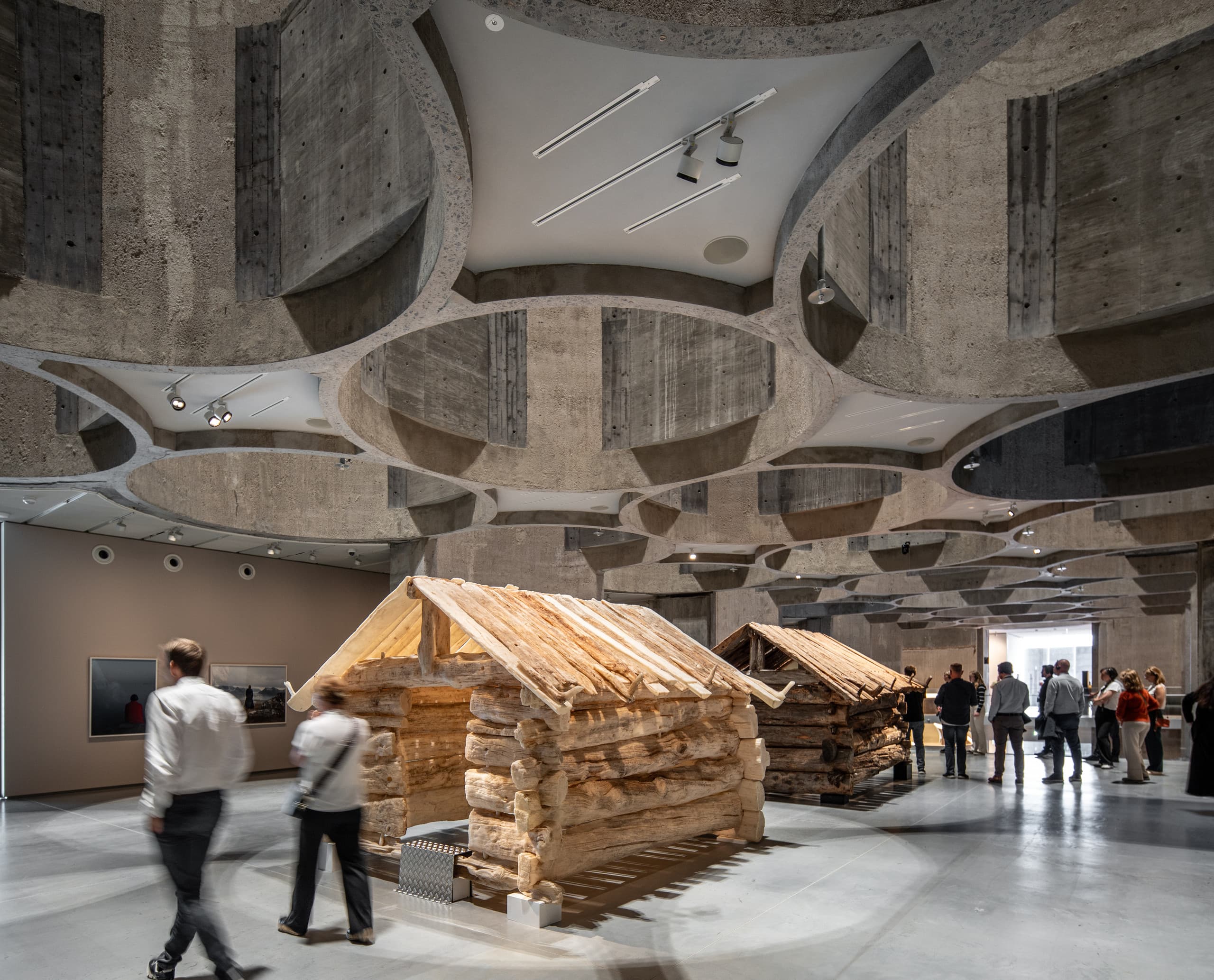 Kunstsilo Kristiansand: ERCO Strahler beleuchten Kunstwerke in ehemaligem Getreidespeicher.