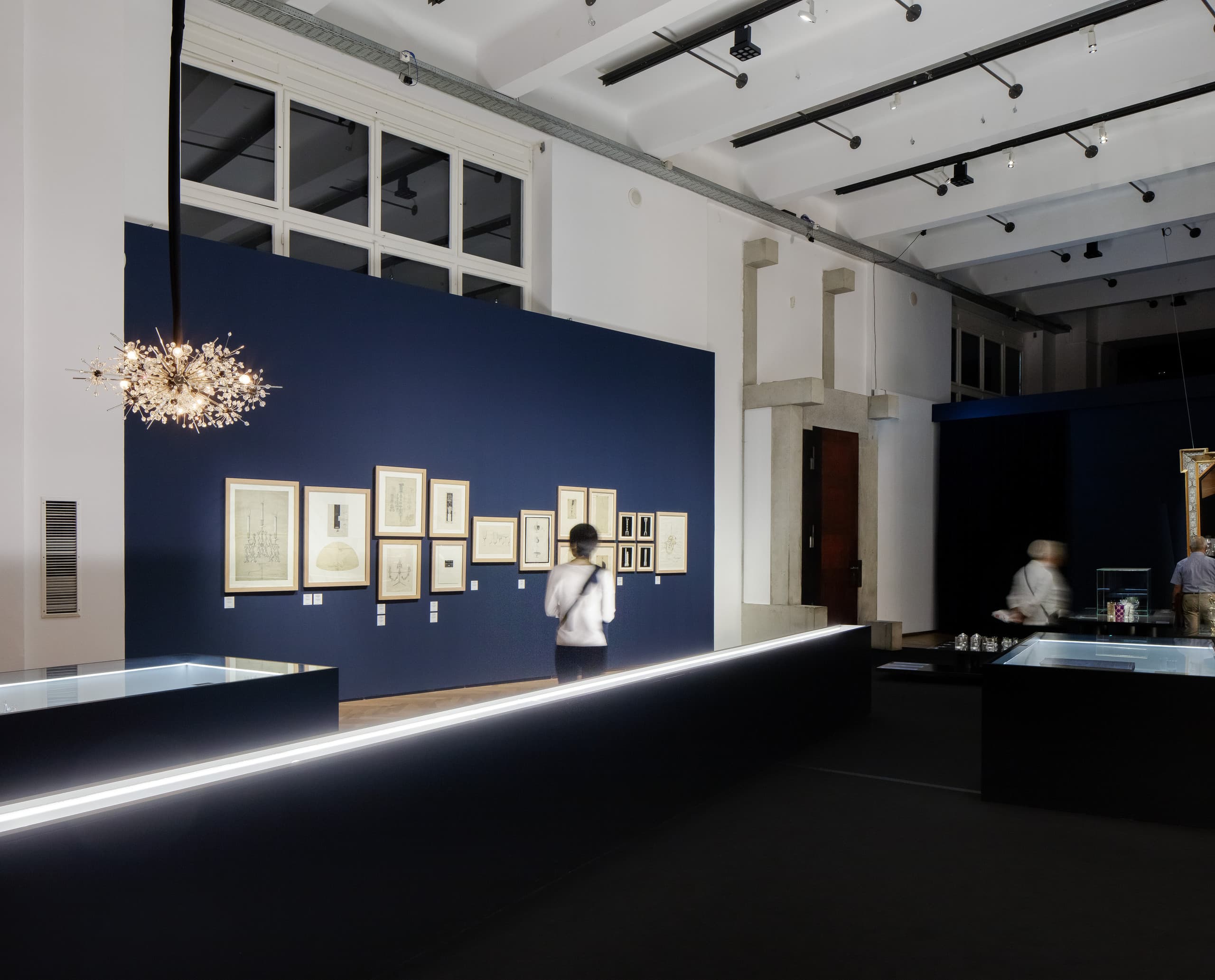 ERCO LED-Beleuchtung im MAK Museum, Wien: Präzise Ausstellungsbeleuchtung mit Light Board Strahlern und Hi-trac Schienen.