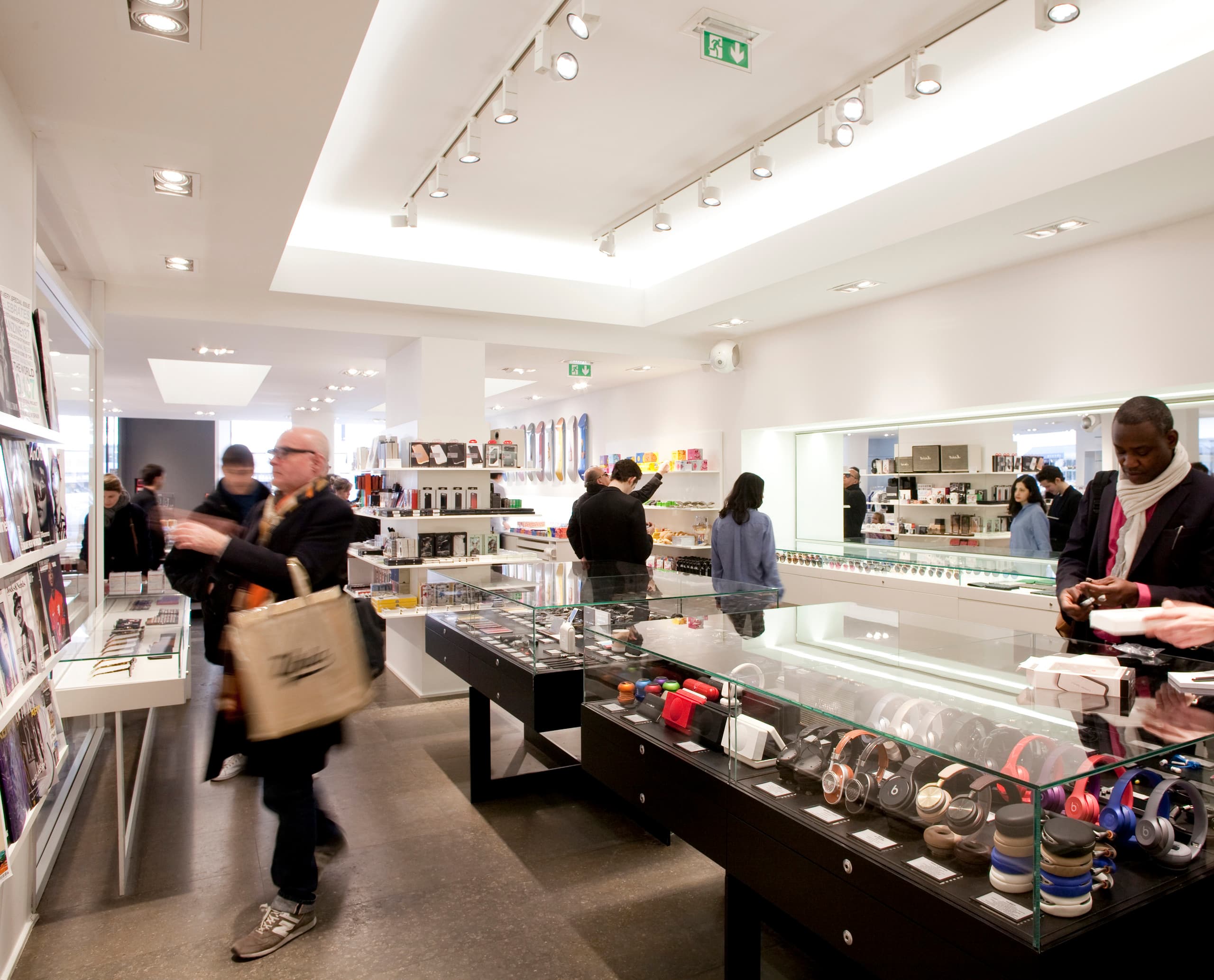 Colette Store in Paris mit ERCO LED-Beleuchtung für eine vielfältige Produktpräsentation.