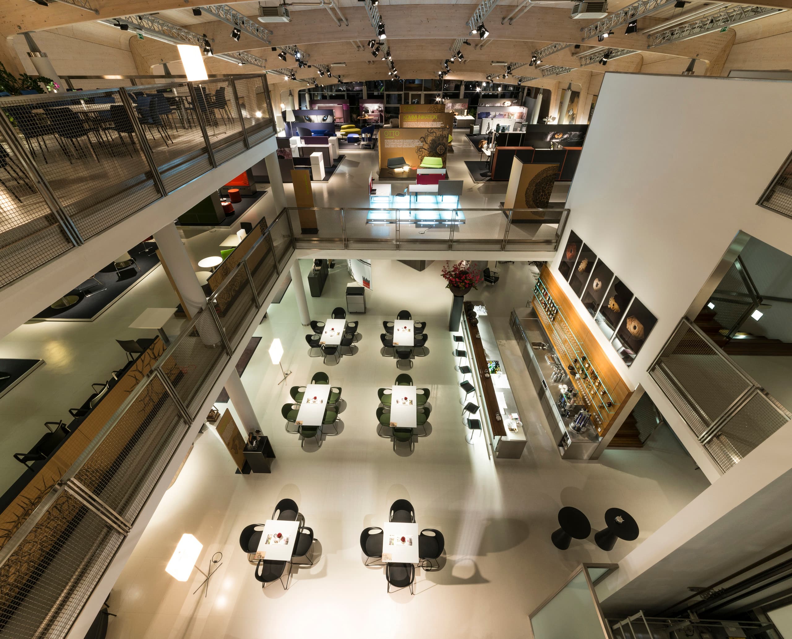 Blaha Office Showroom in Korneuburg mit ERCO Opton Strahlern für flexible Beleuchtung.