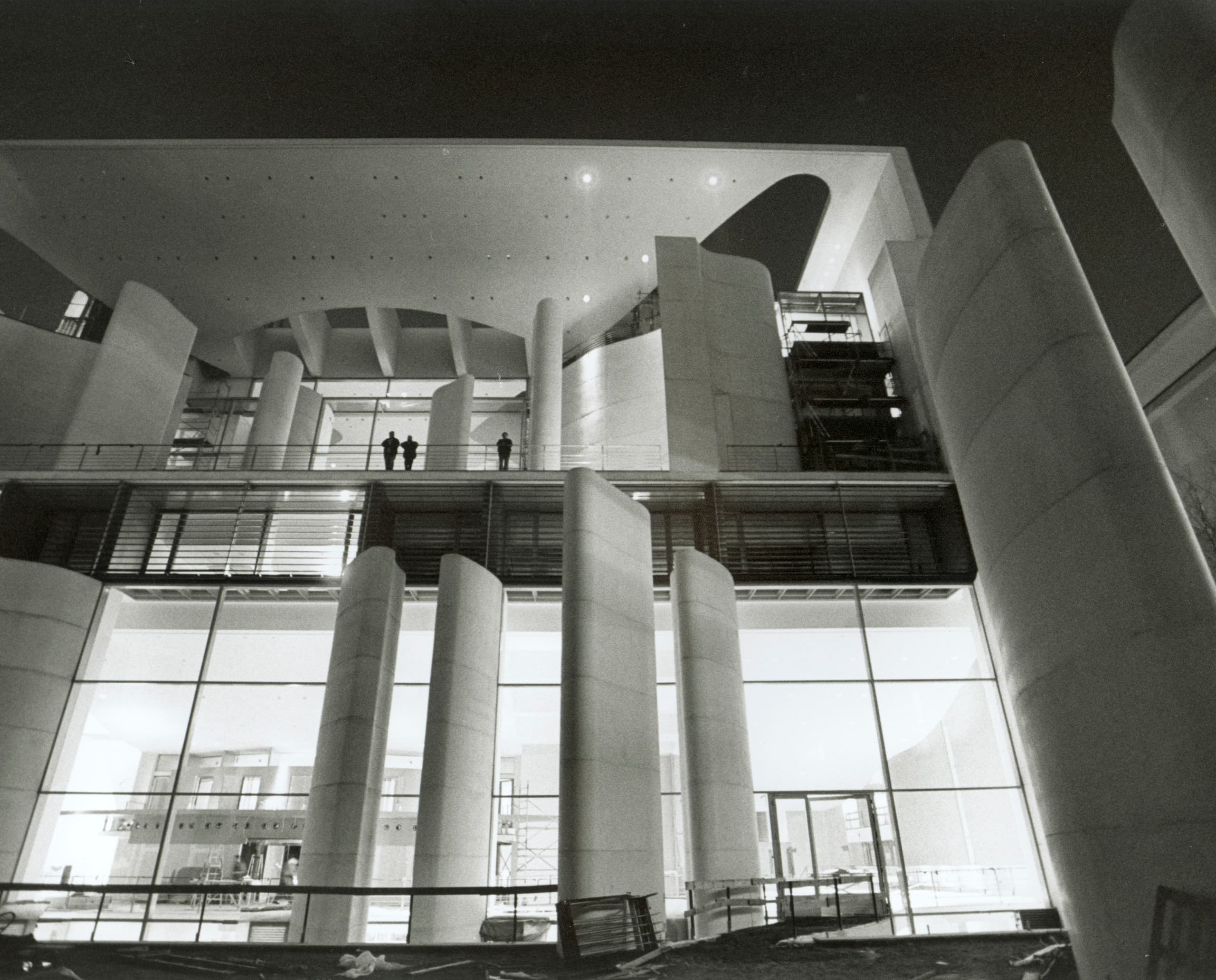 Bundeskanzleramt Berlin: Architekturbeleuchtung mit ERCO Lichtlösungen für moderne Regierungsgebäude.