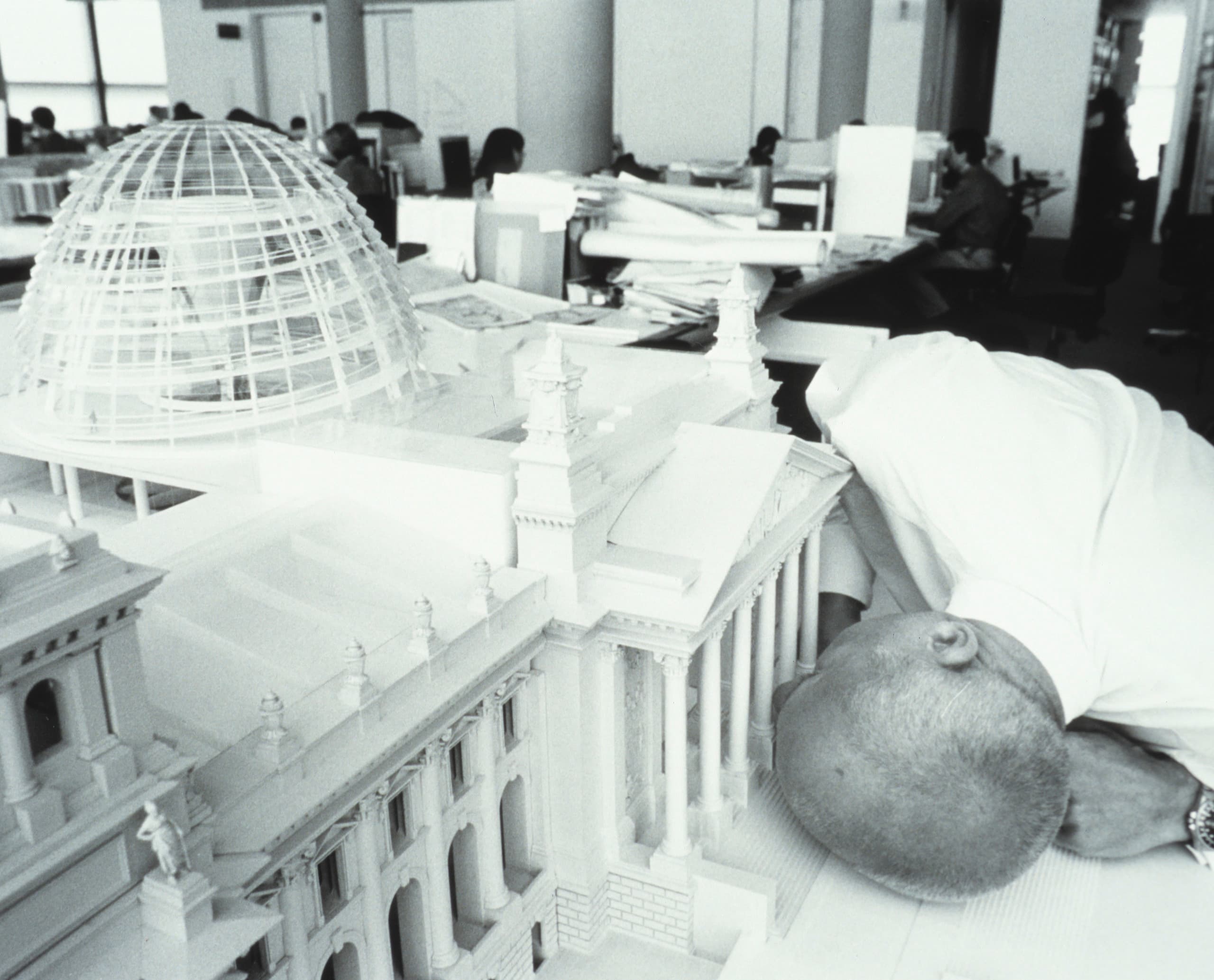 Modell des Reichstagsgebäudes mit Glaskuppel, entworfen von Foster and Partners, für ERCO Beleuchtungsprojekt.
