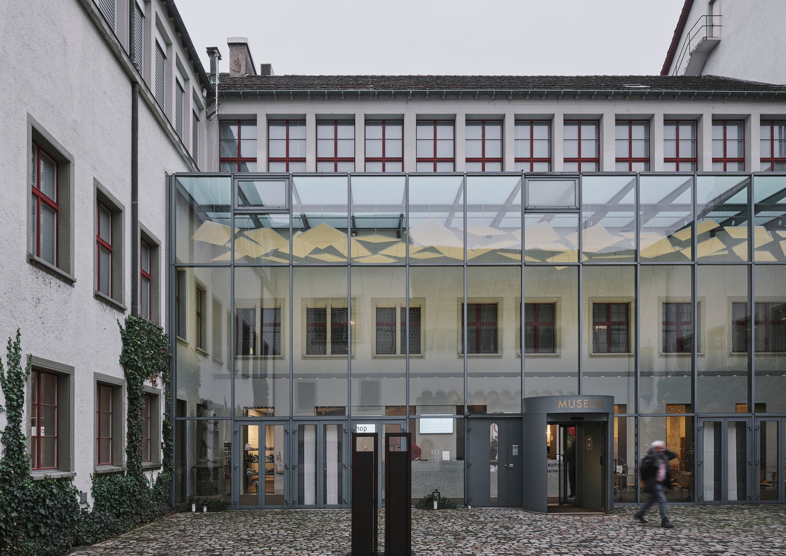Eingang eines Museums.