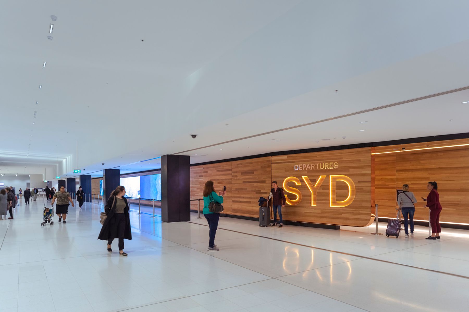 Aeropuerto Internacional Kingsford Smith, T1, Sídney. Arquitectura: Hassell Architects. Fotografía: Jackie Chan, Sídney