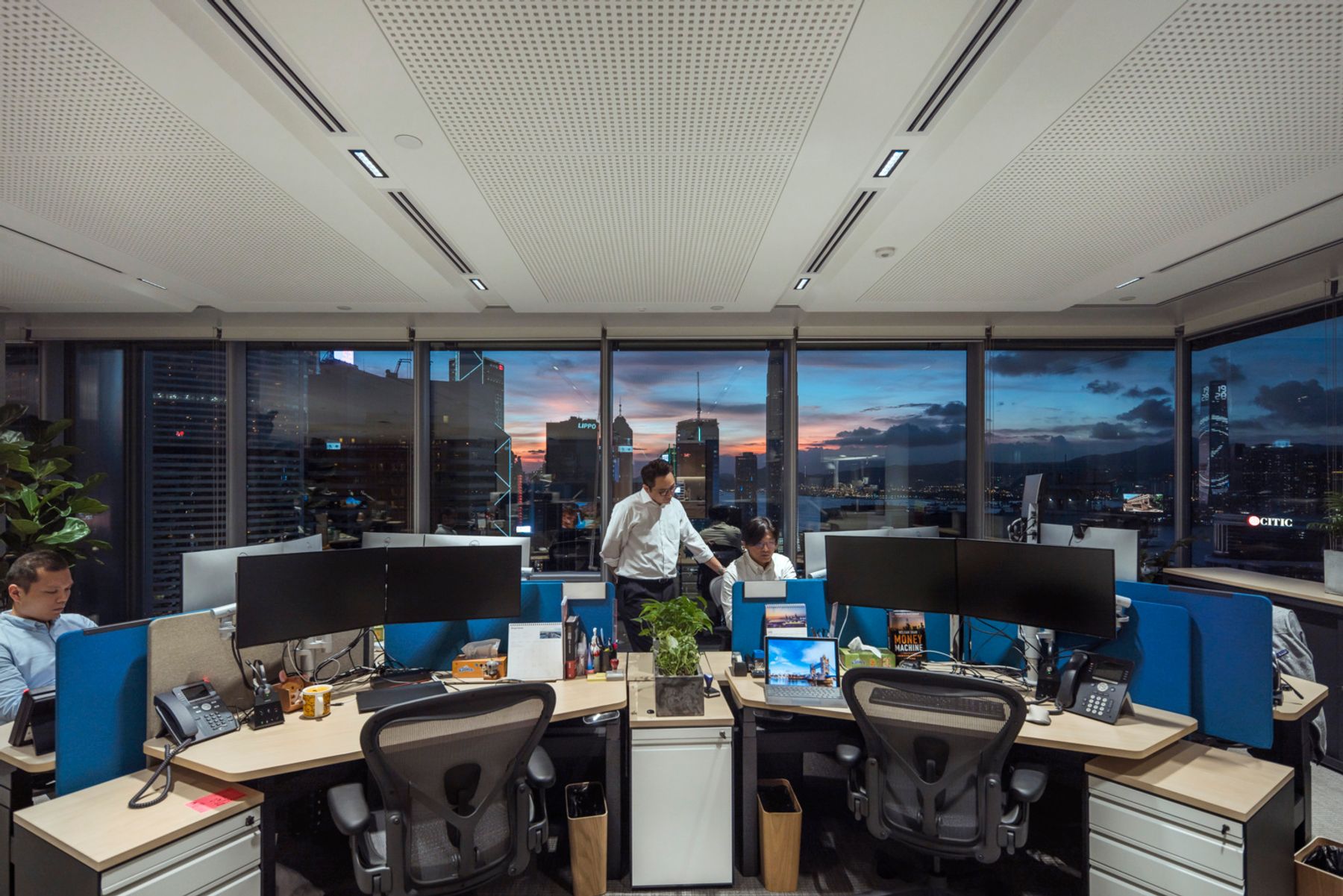 Bureau PAG, Hong Kong. Conception lumière : Litto Lighting Design Limited, Hong Kong. Photographie : Jackie Chan.