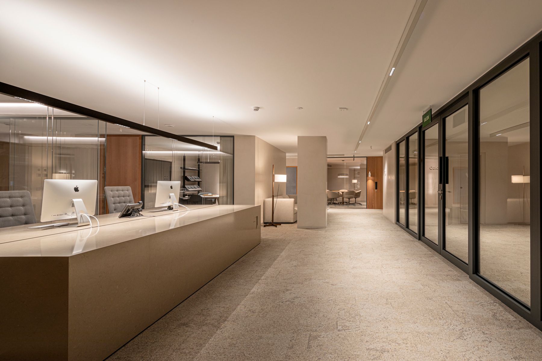 Sede de Colonial en Castellana, Madrid. Conception lumière : Maurici Gines, artec3 Studio. Photographie : Rafael Vargas.