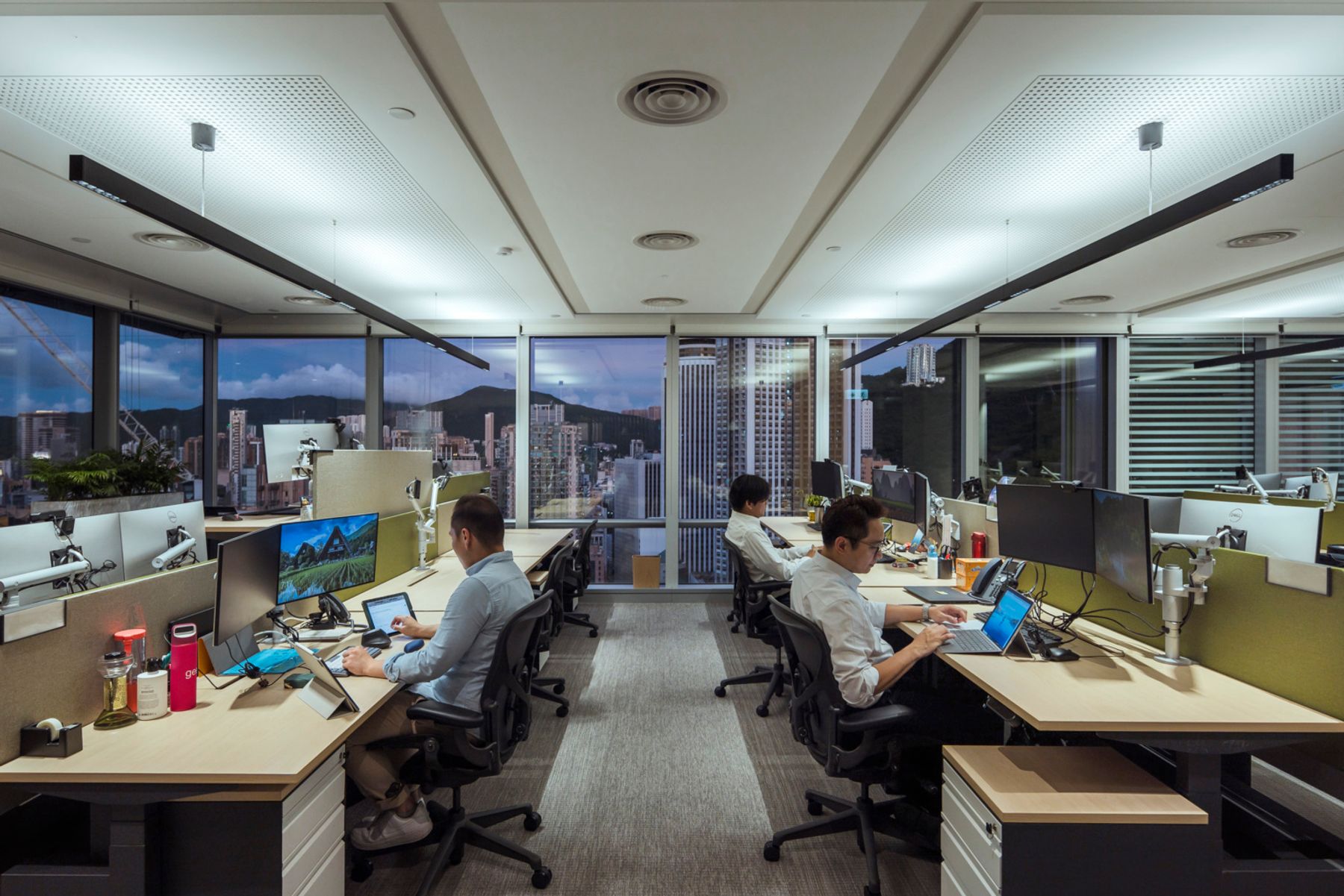 Bureau PAG, Hong Kong. Conception lumière : Litto Lighting Design Limited, Hong Kong. Photographie : Jackie Chan.