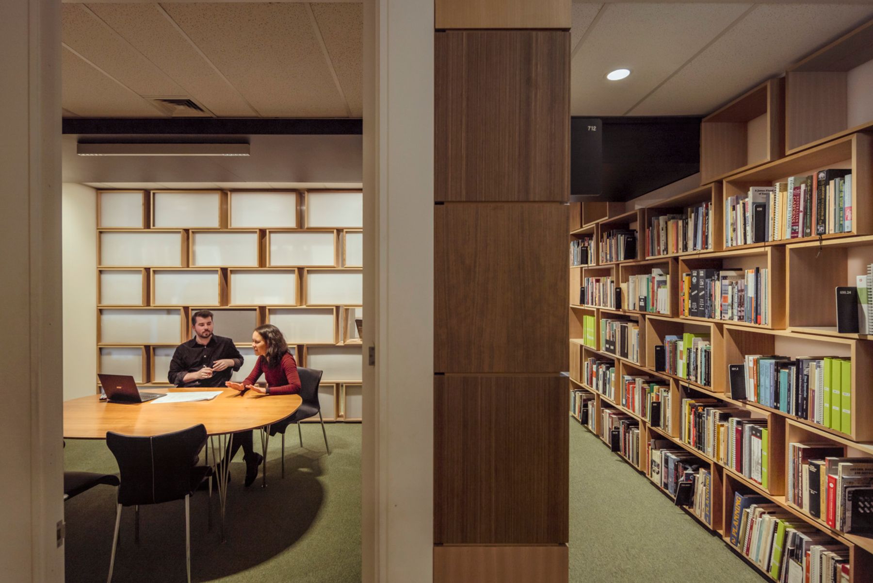 Lovell Chen, Melbourne. Architecture : Lovell Chen. Distributeurs : Buckford Illumination. Photographie : Jackie Chan.