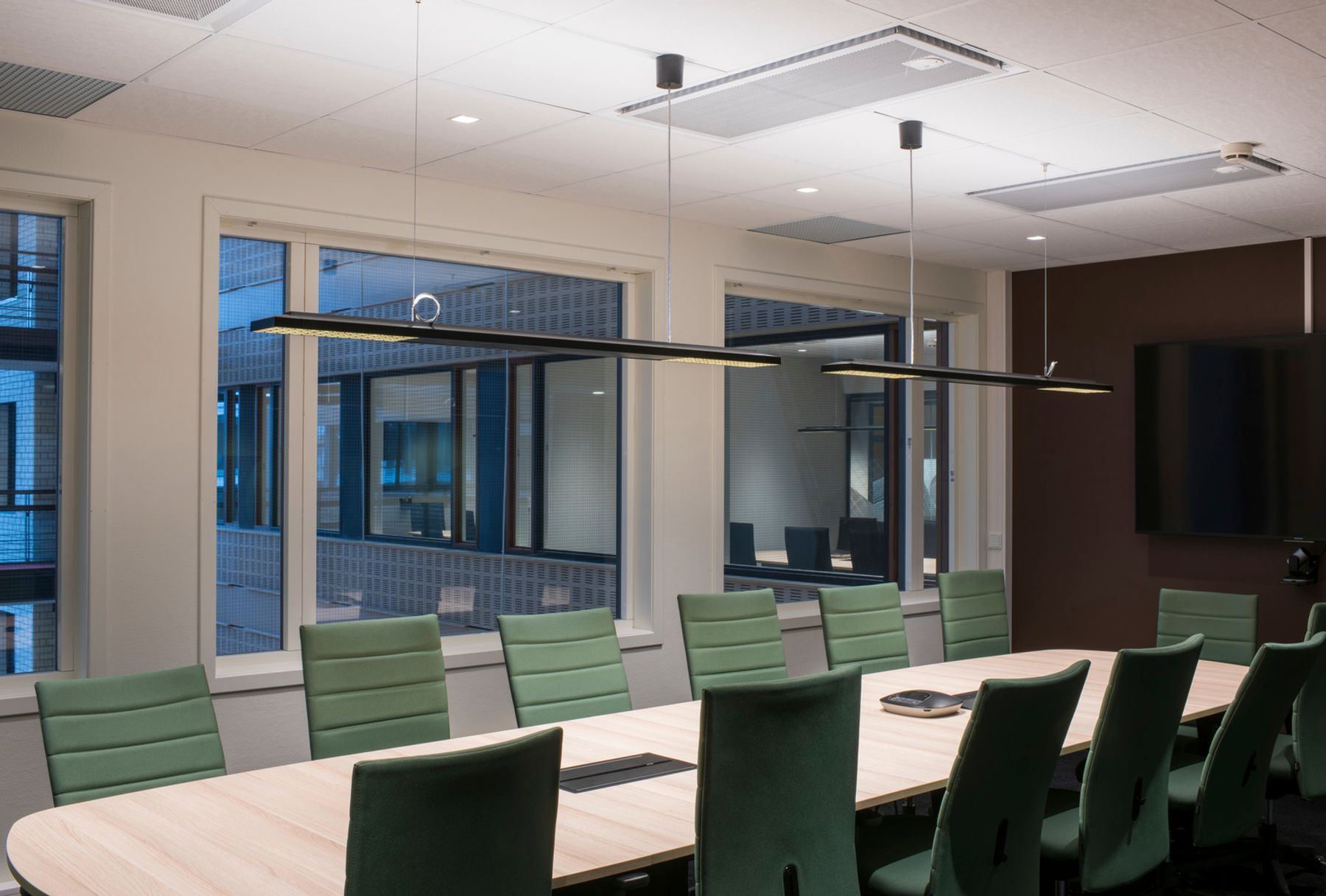Bureaux de ÅF, Oslo. Conception lumière : ÅF lighting Gry Frellumstad. Photographie : Johan Elm.