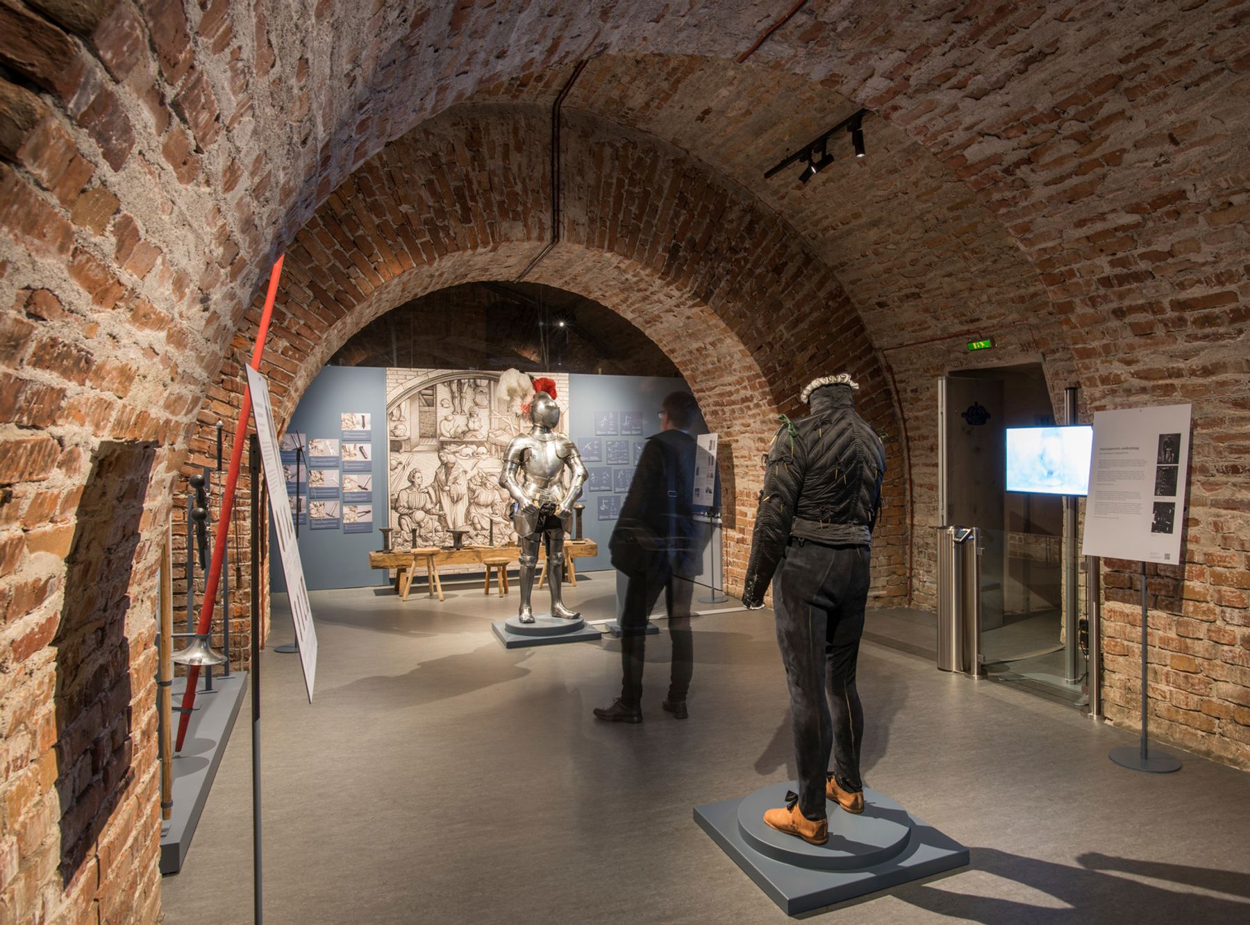 Livrustkammaren, armurerie du Palais Royal, Stockholm. Conception d´exposition : Annika Thore, Form och Funktion. Conception lumière : Pernilla Tenje, Statens Historiska Museer, Stockholm. Photographie : Johan Elm, Stockholm.