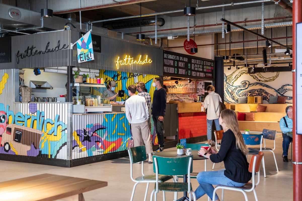 CORE, Oldenburg. Architecture: Angelis und Partner, Oldenburg. Interior Design: Angelis und Partner, Oldenburg, NEU_FUNDLAND, Oldenburg, NOORD GOOD INTERIOR, Oldenburg. Electrical planning: Holger Bartels GmbH, Oldenburg. Photographer: Lukas Palik, Düsseldorf