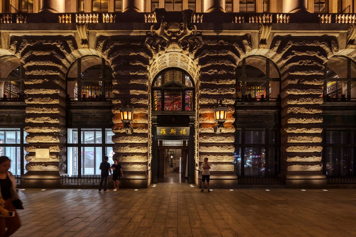 The Bund waterfront, Shanghai. Lighting design: Huangpu District Lighting Landscape Management Office. Photography: Jackie Chan, Sydney.