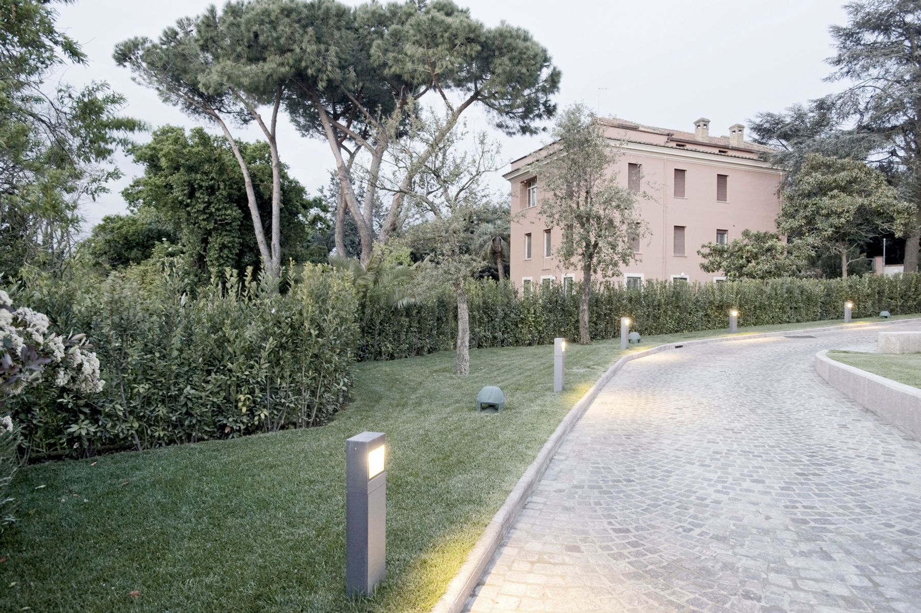 RDS Radio Dimensione Suono, Rome. Architect: Nigel Ryan, Rome. Lighting design: Baldieri, Rome.