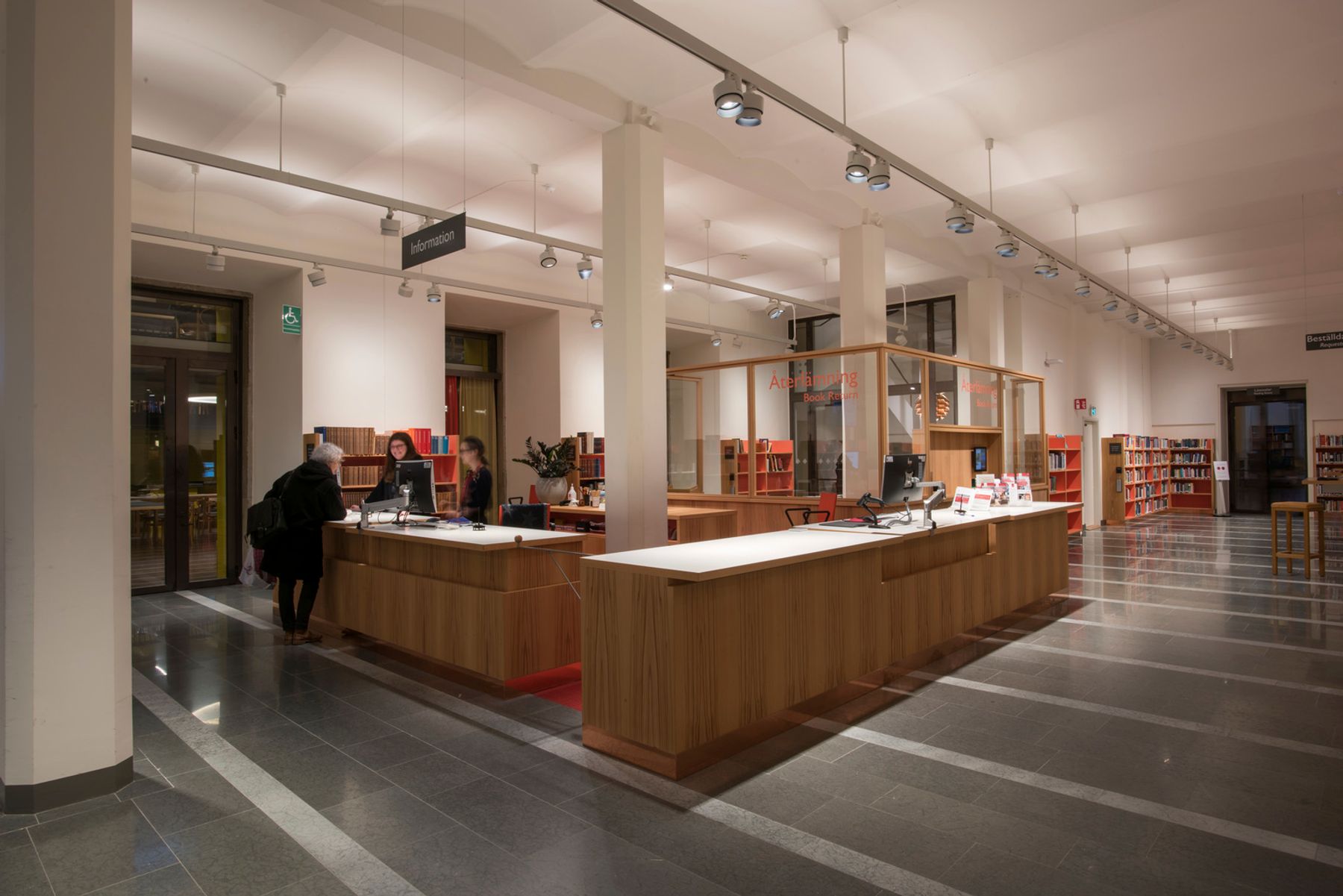 Biblioteca Carolina Rediviva, Uppsala. Progettazione illuminotecnica: Johan Celsing. Fotografia: Johan Elm, Stoccolma.
