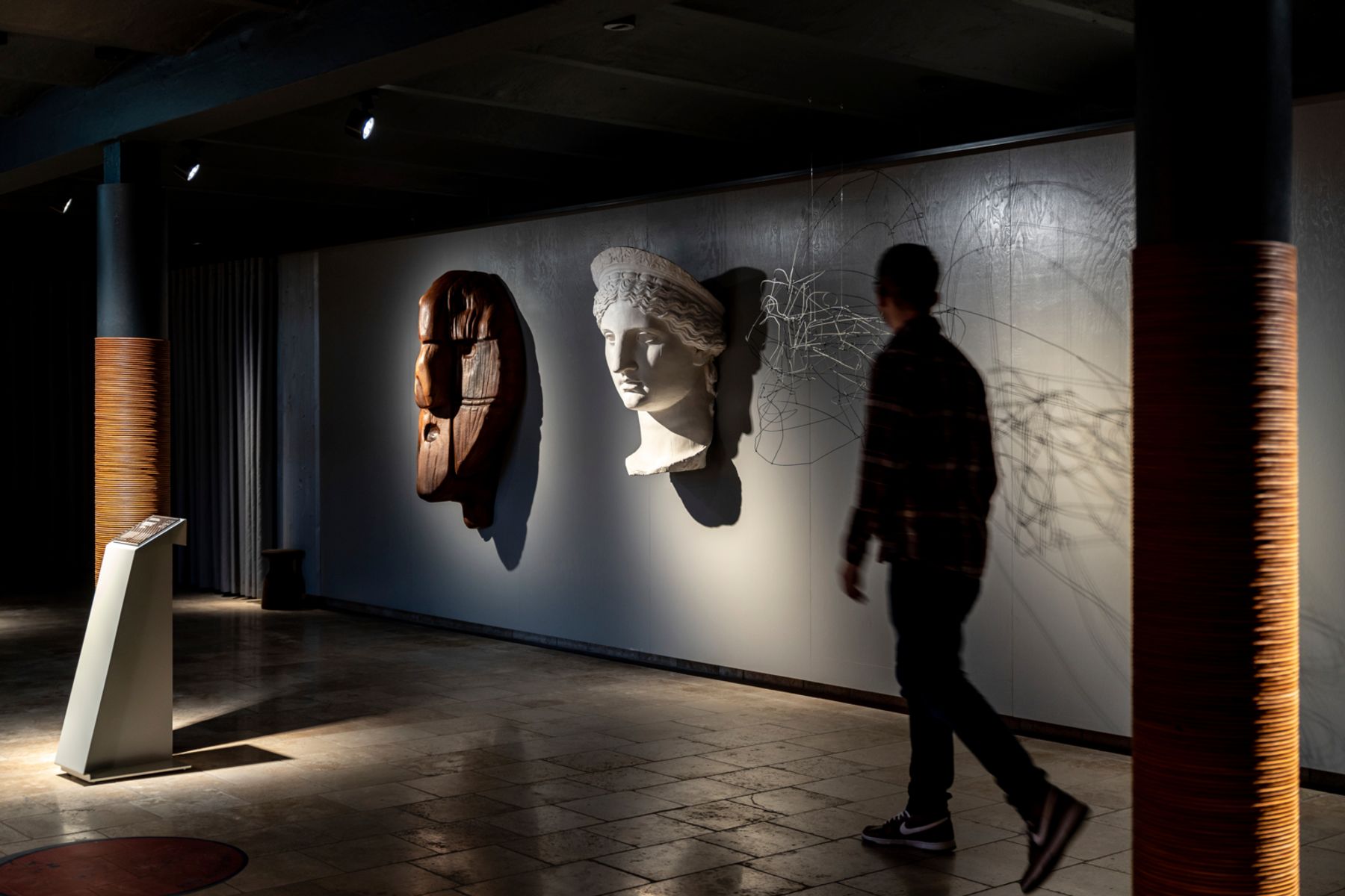 Glass Vaerk & Factory, Holmegaard. Maîtrise d´ouvrage : Musée Sydøstdanmark, Danemark. Conception lumière : Iben Winther Orton, Lightscapes ApS, Fredensborg/Carl-Henrik Hansen, Museum Sydøstdanmark. Photographie : Tomasz Majewski.