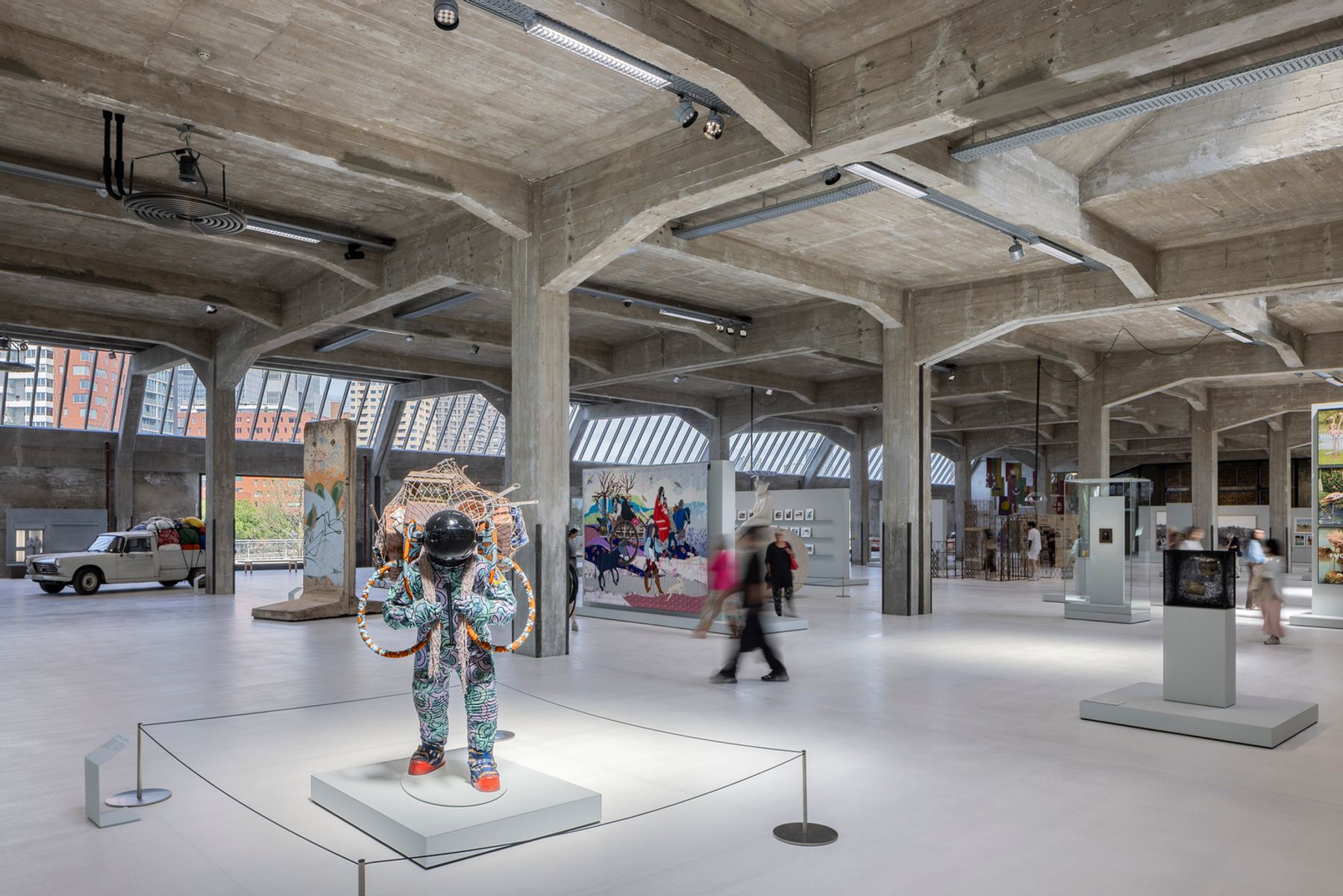 Museo Fenix, Rotterdam. Architettura: MAD Architects, Pechino / Cina. Restauro e consulenza: Bureau Polderman, Rotterdam / Paesi Bassi. Progettazione dell’impianto: Bosman, Amersfoort / Paesi Bassi. Progettazione illuminotecnica: Beersnielsen Lichtontwerpers, Rotterdam / Paesi Bassi. Design dell’esposizione: Roland Buschman. Fotografia: Lukas Palik.