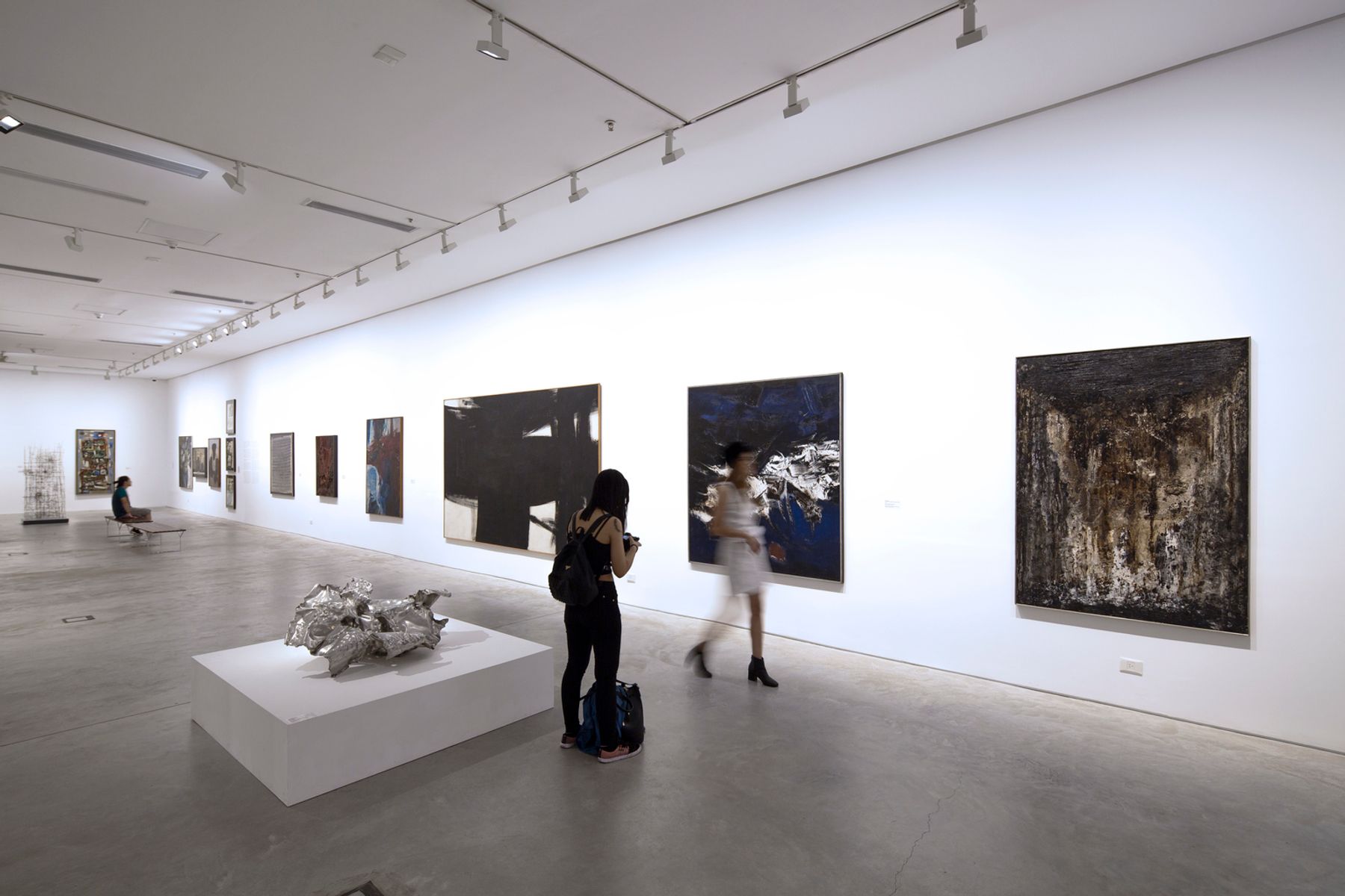 Musée d’art moderne de Buenos Aires, Buenos Aires. Architecture : Estudio M/SG/S/S/S + Arq. Matias Ragonese, Buenos Aires. Design de l’exposition : Equipo Museo Moderno. Conception lumière : Francisco Meilan - GNBA Consultores. Photographie : Edgar Zippel, Berlin.