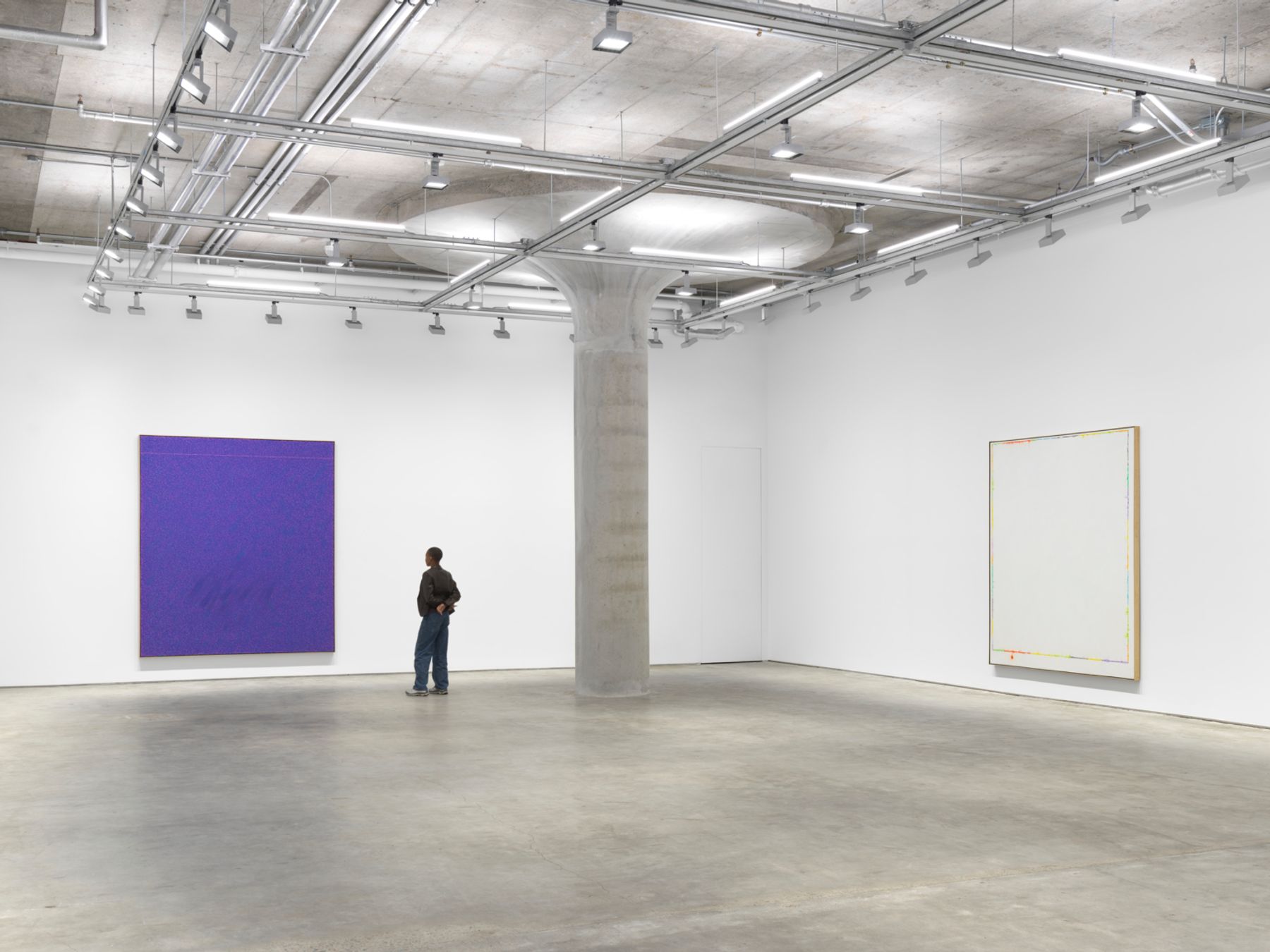 Harper´s Chelsea Gallery, New York. Conception lumière : Studio MDA, New York. Exposition : « Young-Il Ahn – Water, Space, California ». Photographie : Dan Bradica.