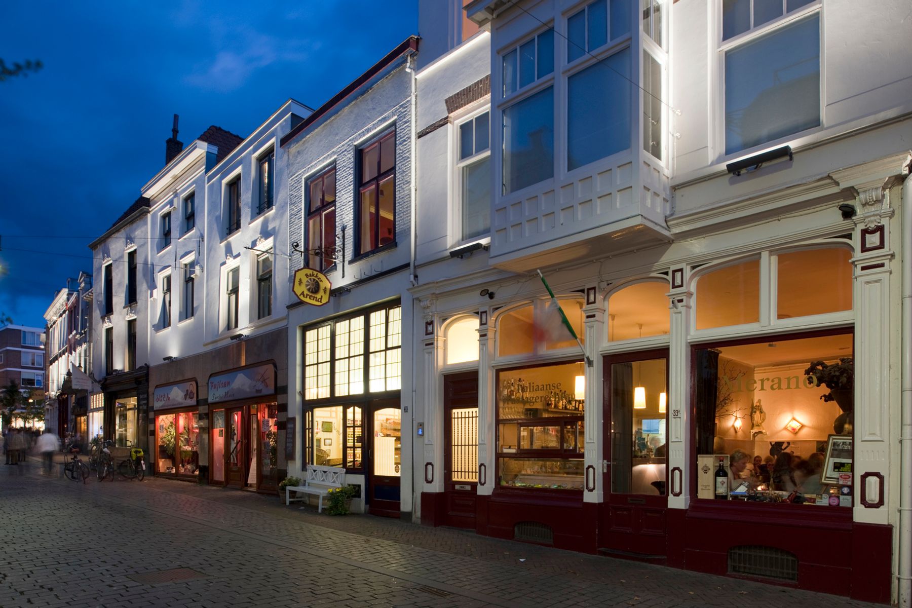 Éclairage de façade Lange Hezelstraat, Nimègue. Études d’éclairage : LICHTvormgevers B.V., Dongen.