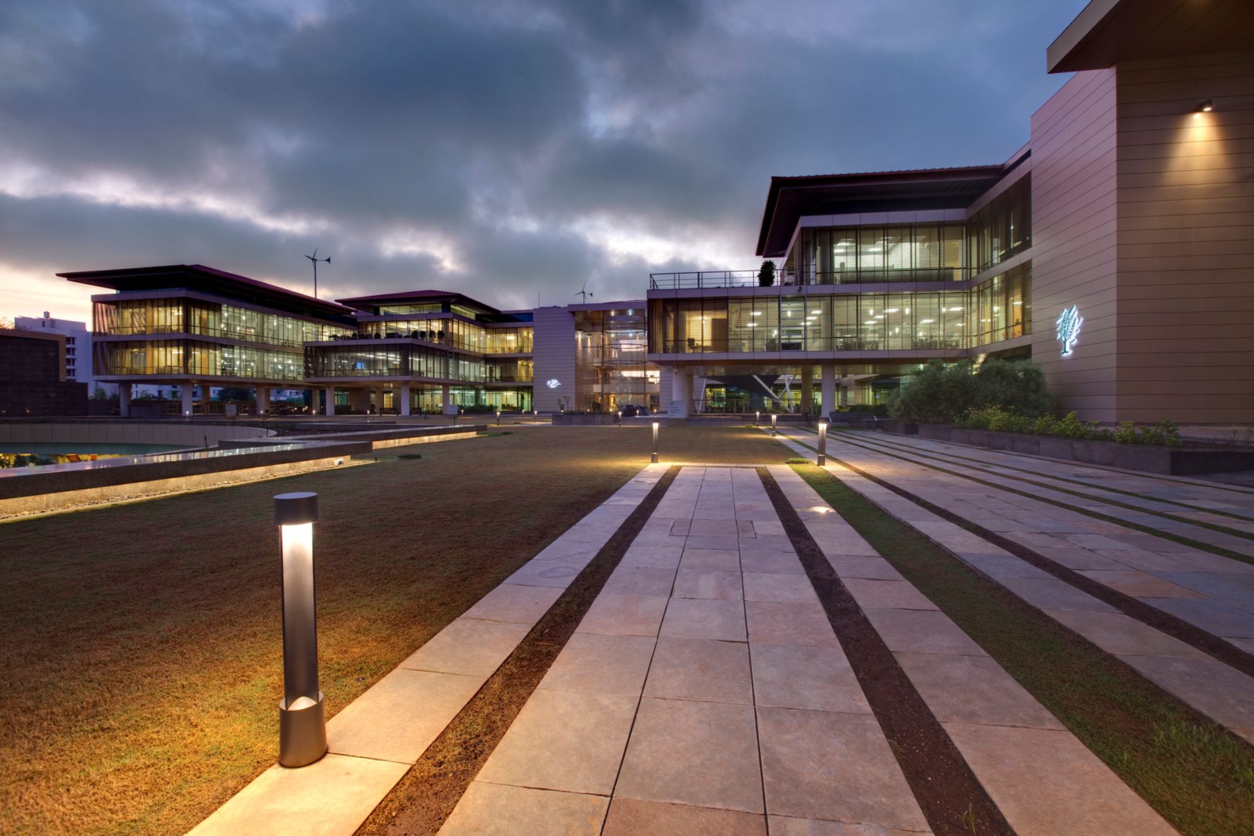 Outdoor Bollard luminaires Midipoll ERCO