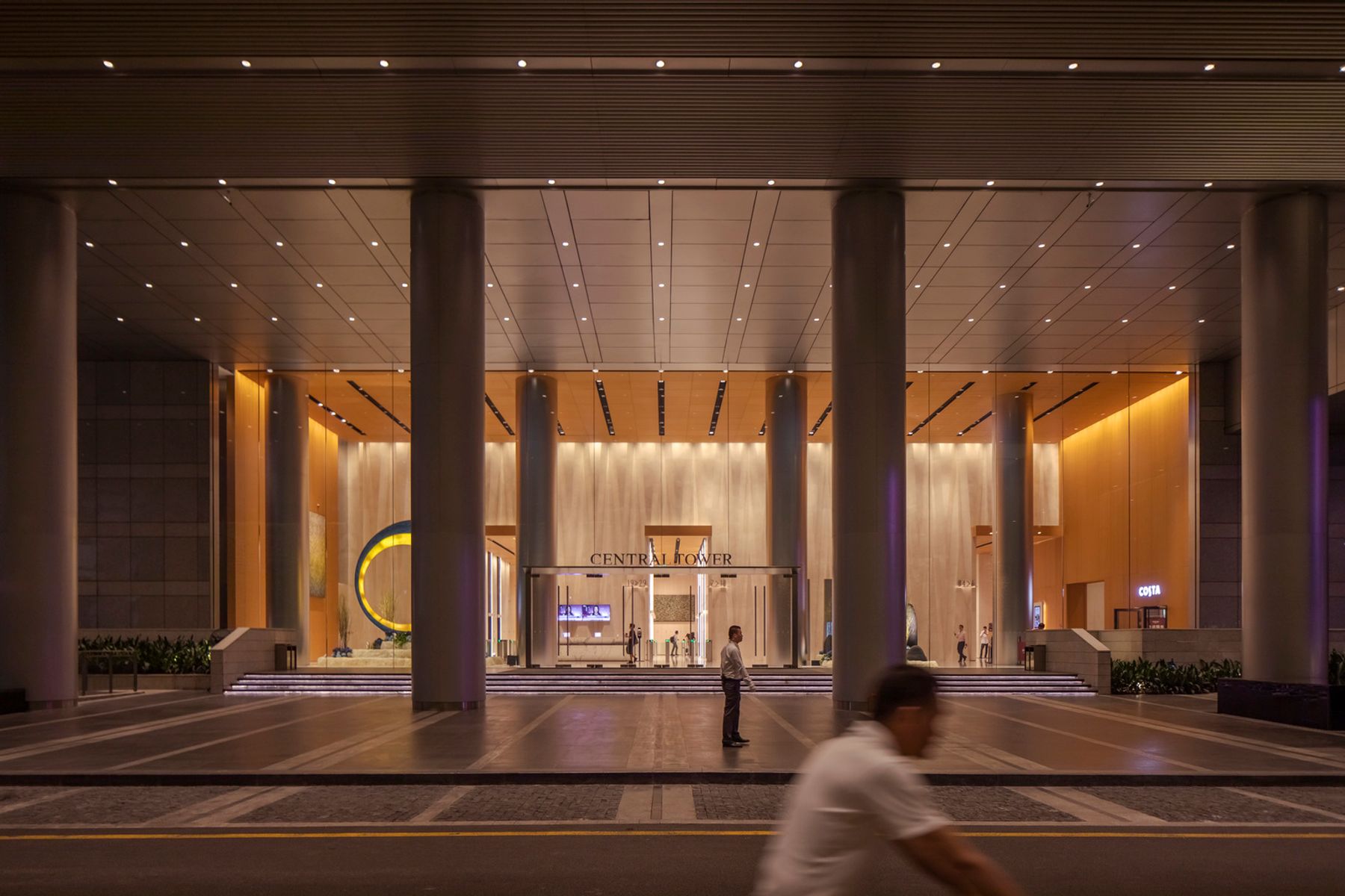 Central Tower Lobby, Guangzhou. Ljusplanering: Isometrix Lighting Design. Foto: Jackie Chan, Sydney.