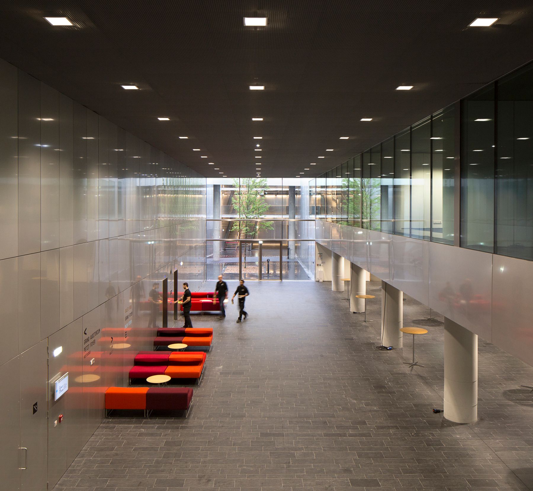 Centre des Congrès Couvent des Jacobins, Rennes. Architecture : Jean Guervilly, Paris. Conception lumière : TPFI, Rennes. Photographie : Clément Guillaume, Paris.