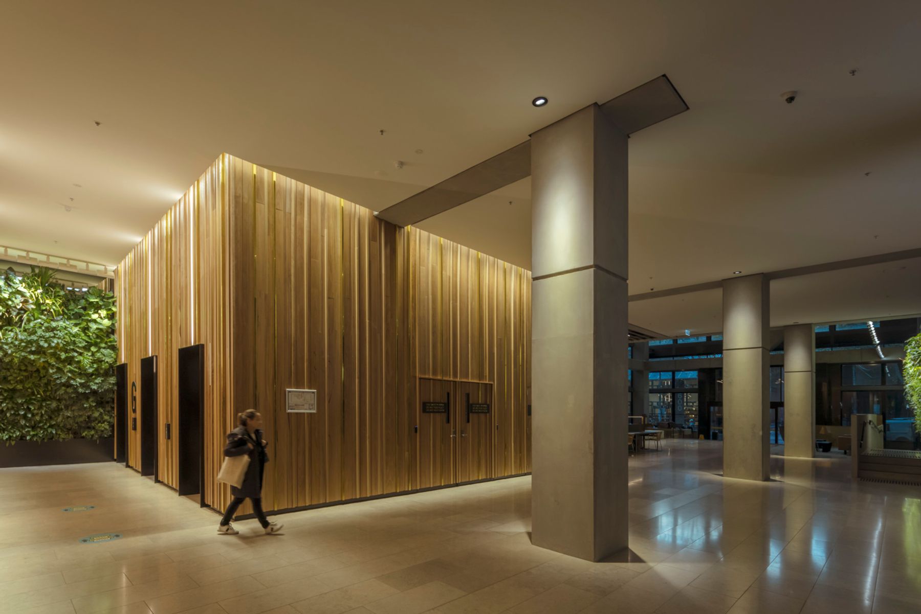 Foyer du 565 Bourke Street, Melbourne. Architecture : ADP Consulting. Conception lumière : Buckford Illumination Group. Photographie : Jackie Chan.
