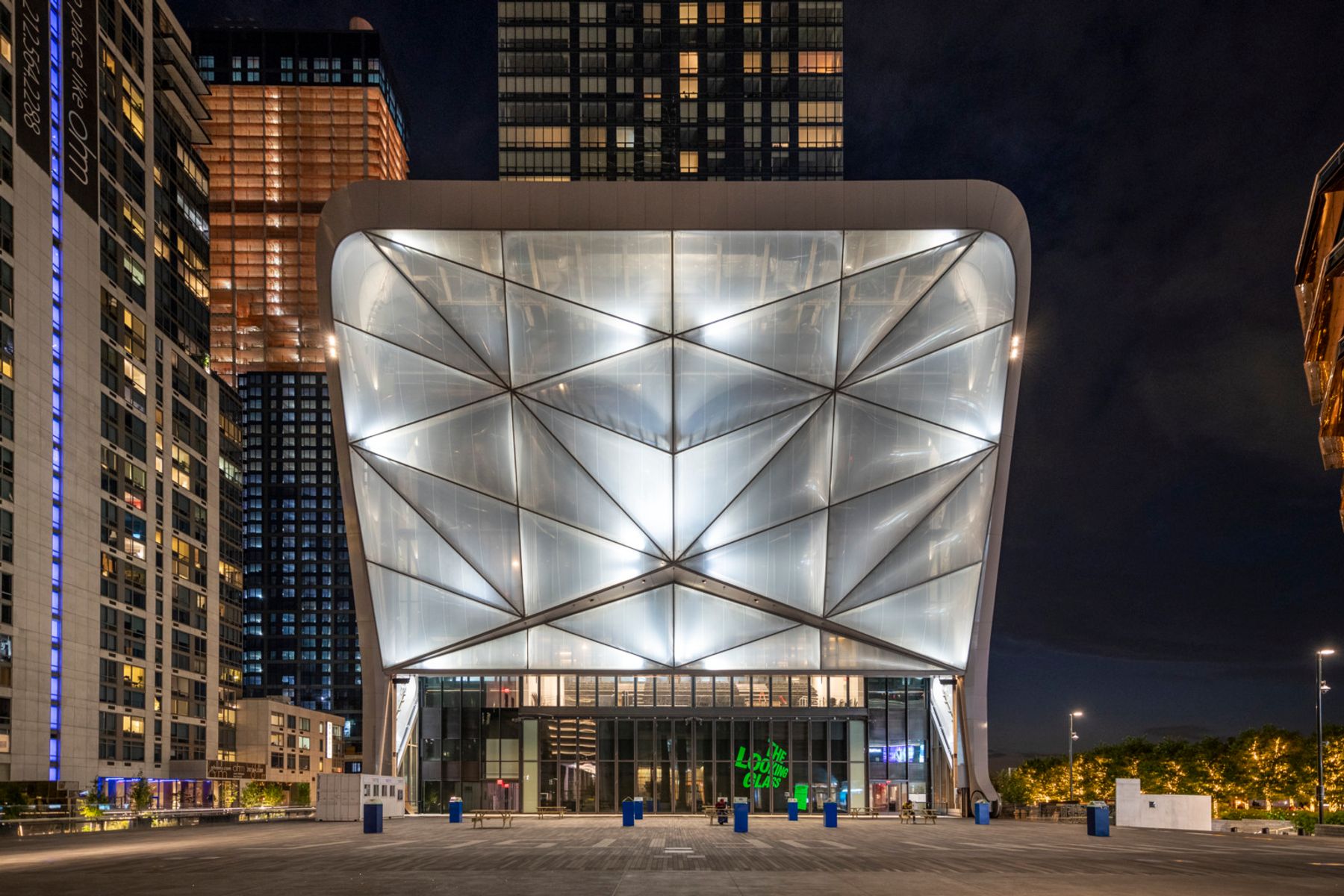 The Shed/ Hudson Yards, New York. Architecture : Diller Scofidio + Renfro, New York (architectes principaux), Rockwell Group (architectes associés). Conception lumière : Tillotson Design Associates, New York. Photographie : Timothy Schenk, New York