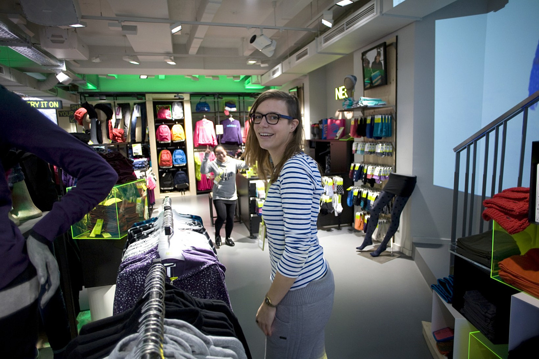 LED Licht adidas NEO store K ln Shop Projekte