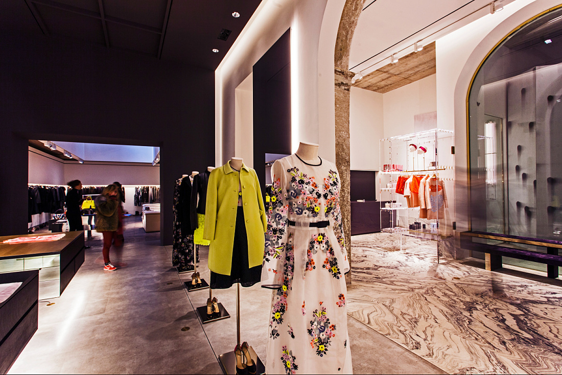 Antonia Store, Milan