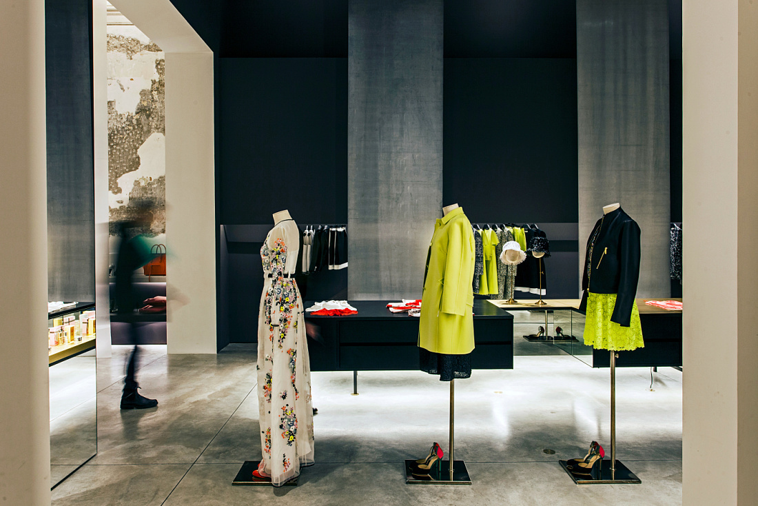 Antonia Store, Milan