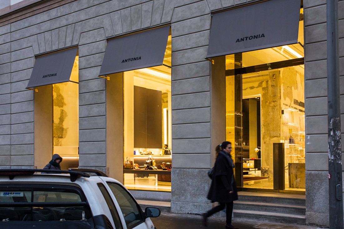 Antonia Store, Milan