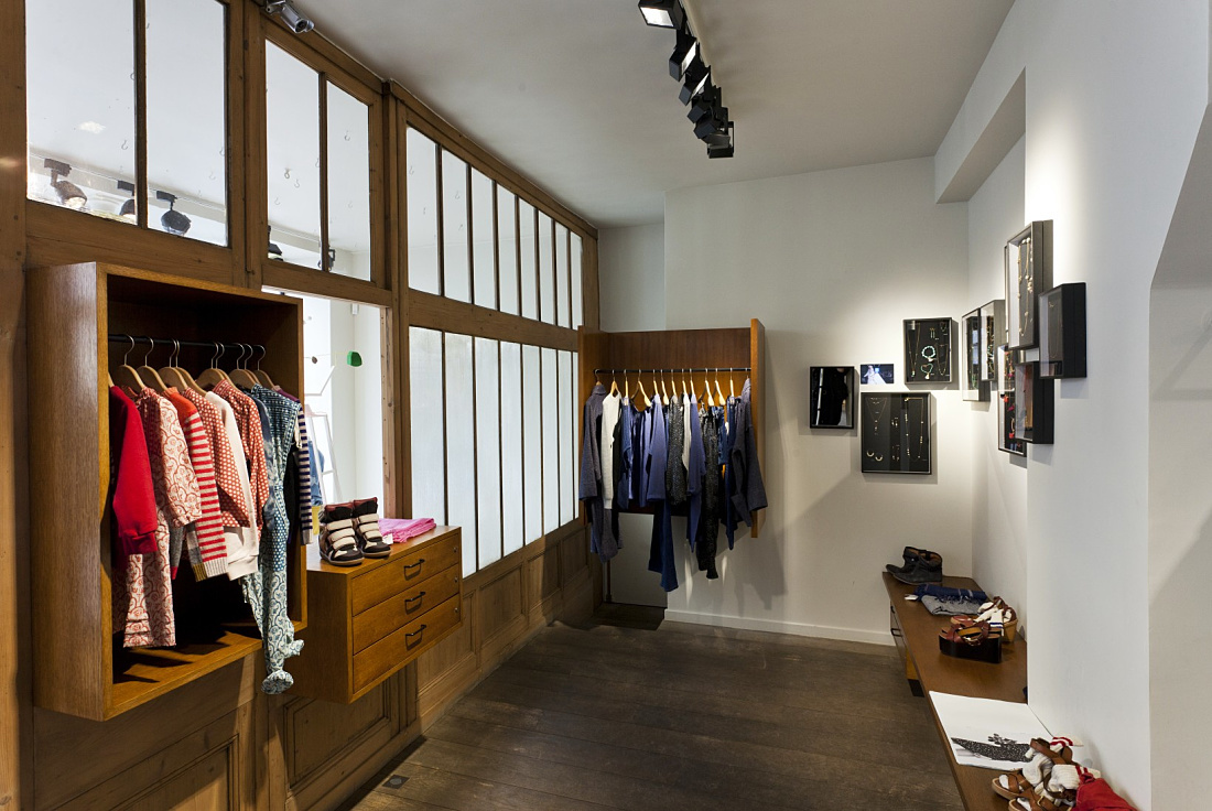 LED light: Boutique in Paris - Shop - Projects