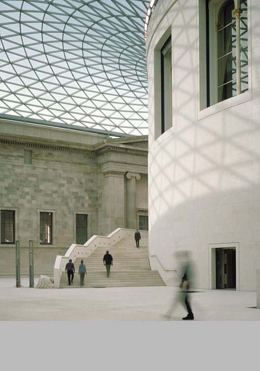 Museo Británico, Elizabeth II. Court