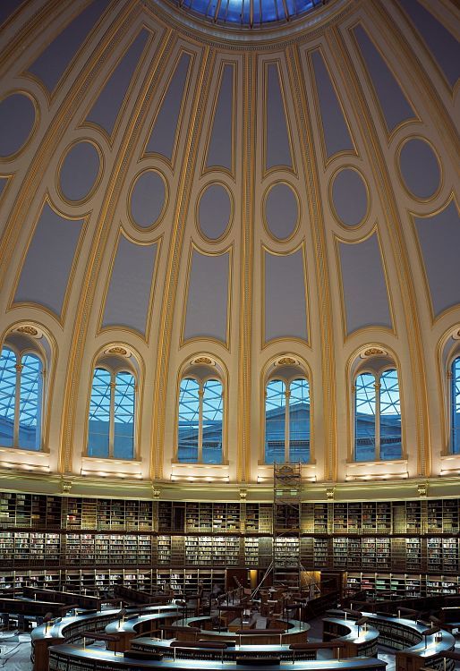 British Museum, Elizabeth II. Court