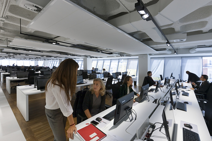 Gemakkelijke renovatie: spanningsrails voor flexibel licht op kantoor