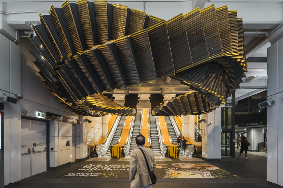 Sculpture Interloop dans la Station Wynyard, Sydney