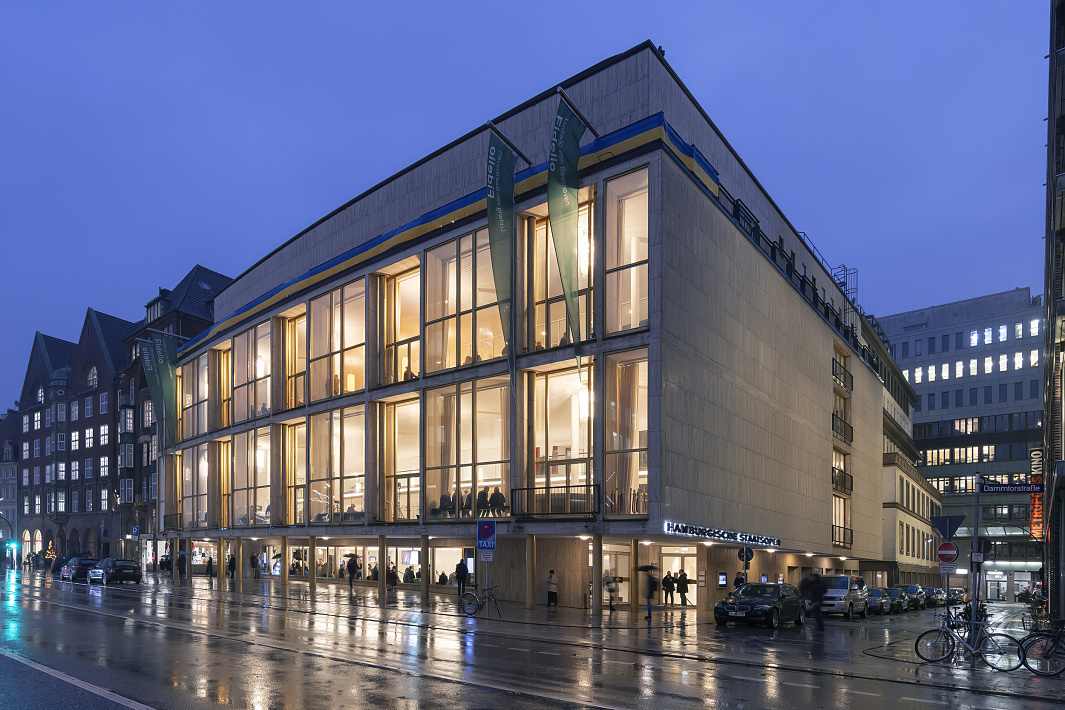 Ombouw van de zaalverlichting naar led in de Hamburger Staatsopera