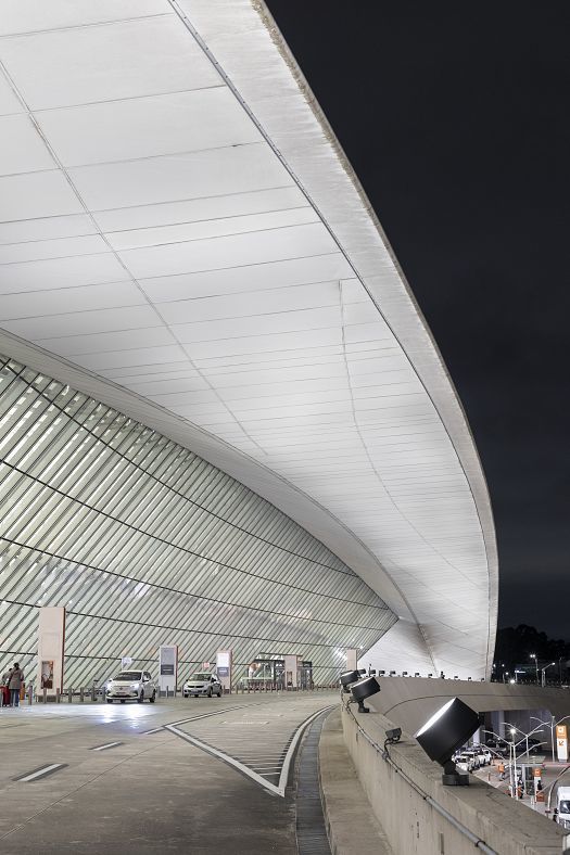 Rénovation d’éclairage par LED à l’aéroport international de Carrasco (Uruguay)
