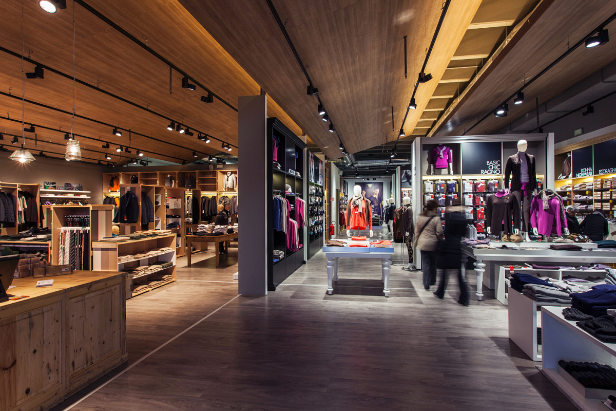 Lichtplanung: Decke im Retaildesign